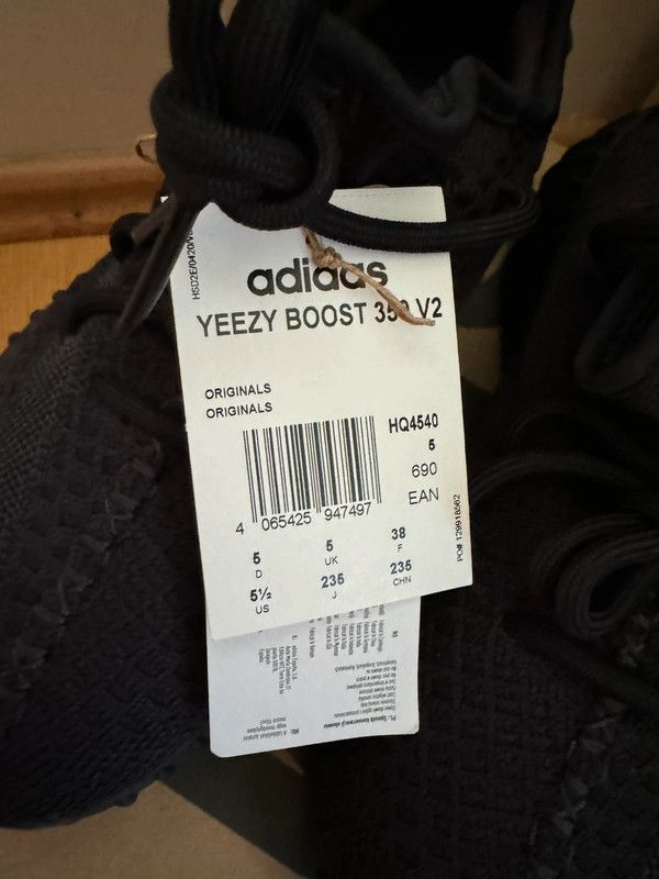 Kanye West × Yeezy Adidas Yeezy boost Yeezy 350 v2 onyx EU38 US5,5 Size US 5.5 / EU 38 - 2 Thumbnail
