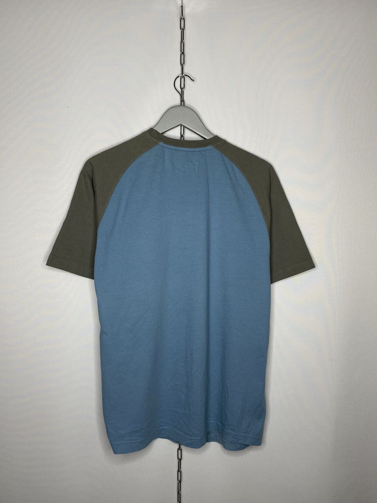 Vintage Vintage Oakley Outdoor T-Shirt Tee Short Sleeve Hiking Size US XL / EU 56 / 4 - 2 Thumbnail
