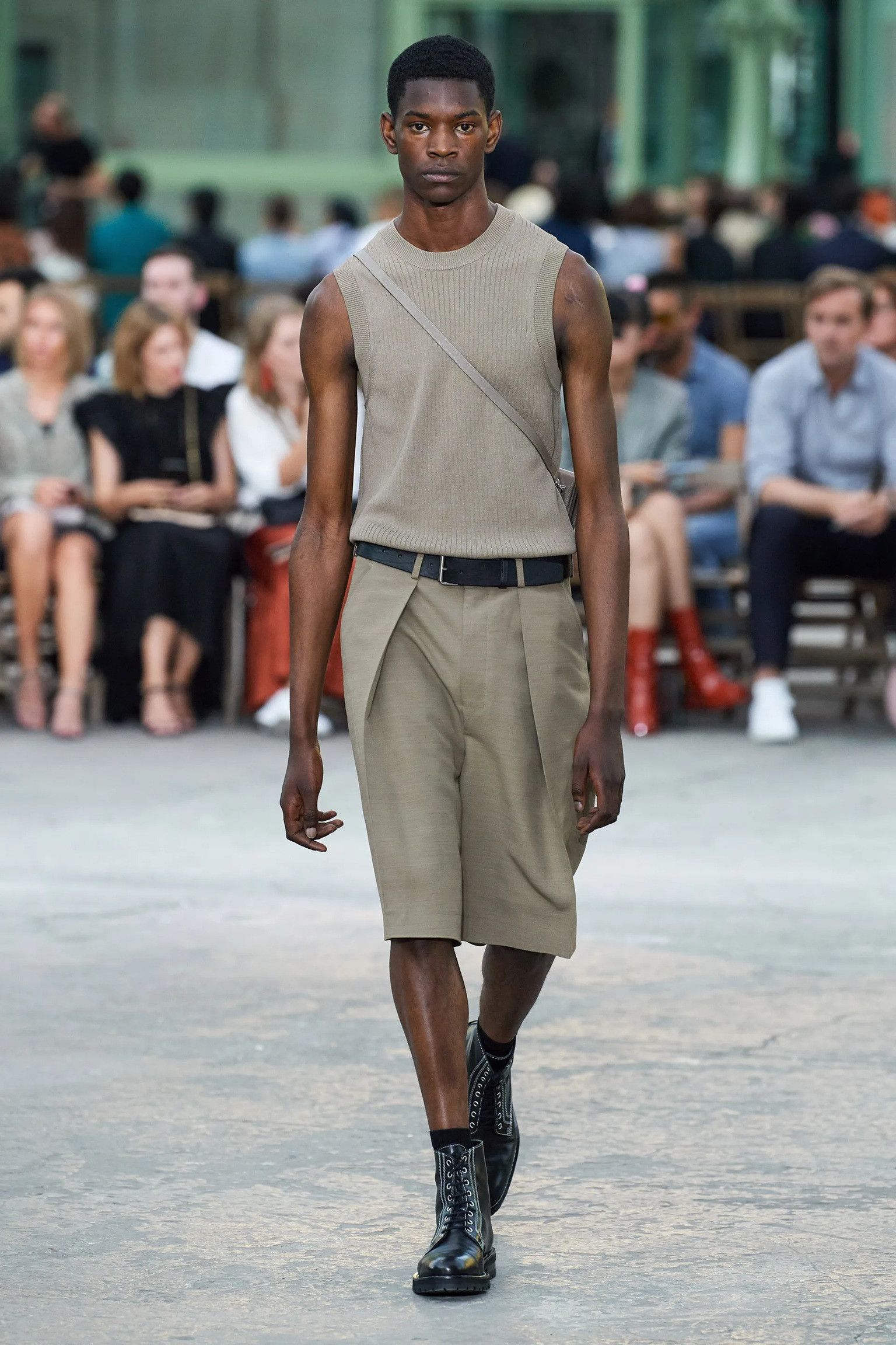 AMI Ami - S/S 20 - Pleated Bermuda Shorts Size US 30 / EU 46 - 1 Thumbnail
