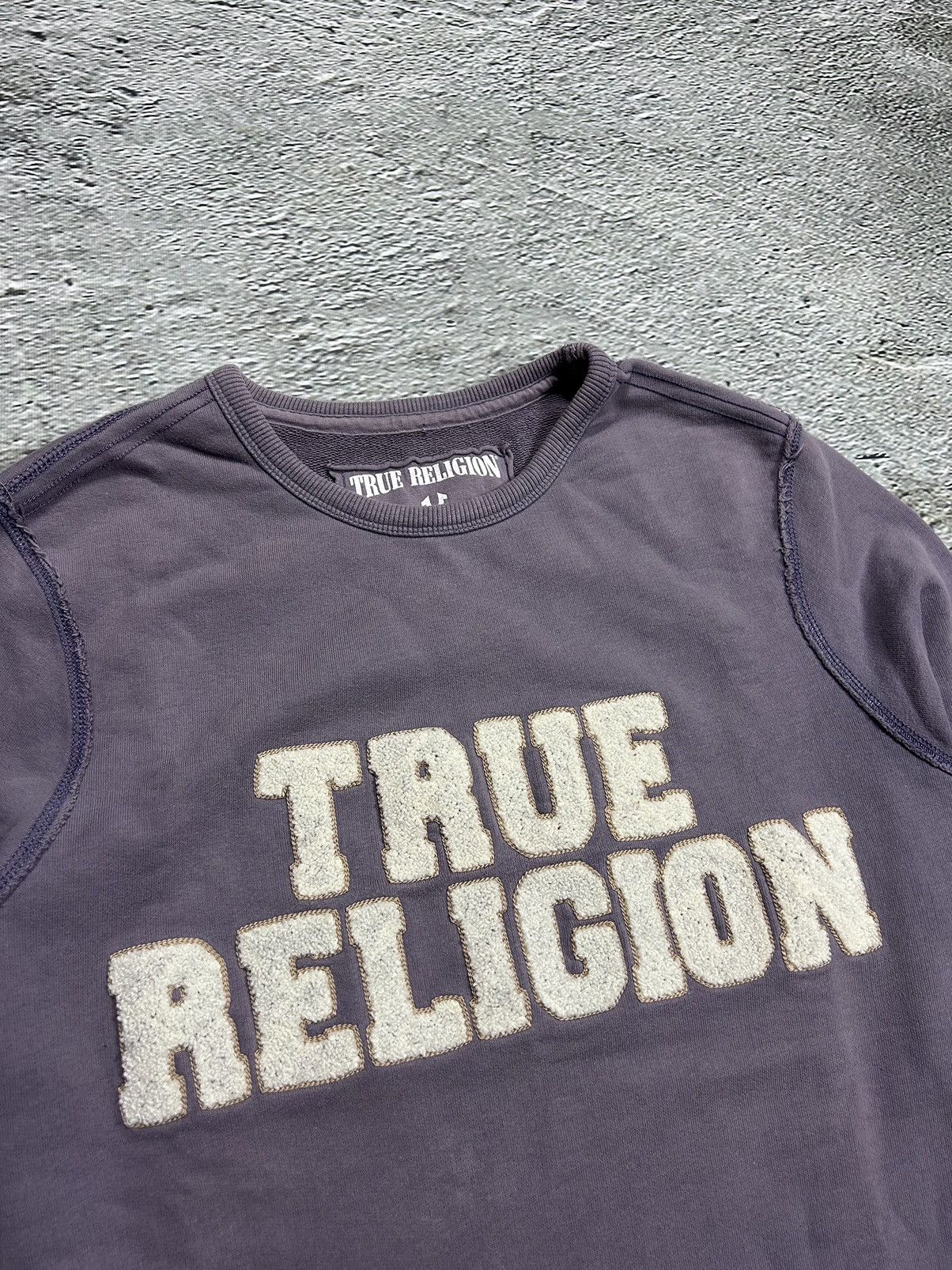 True Religion True Religion sweatshirt vintage big logo Y2K purple white Size US M / EU 48-50 / 2 - 2 Thumbnail