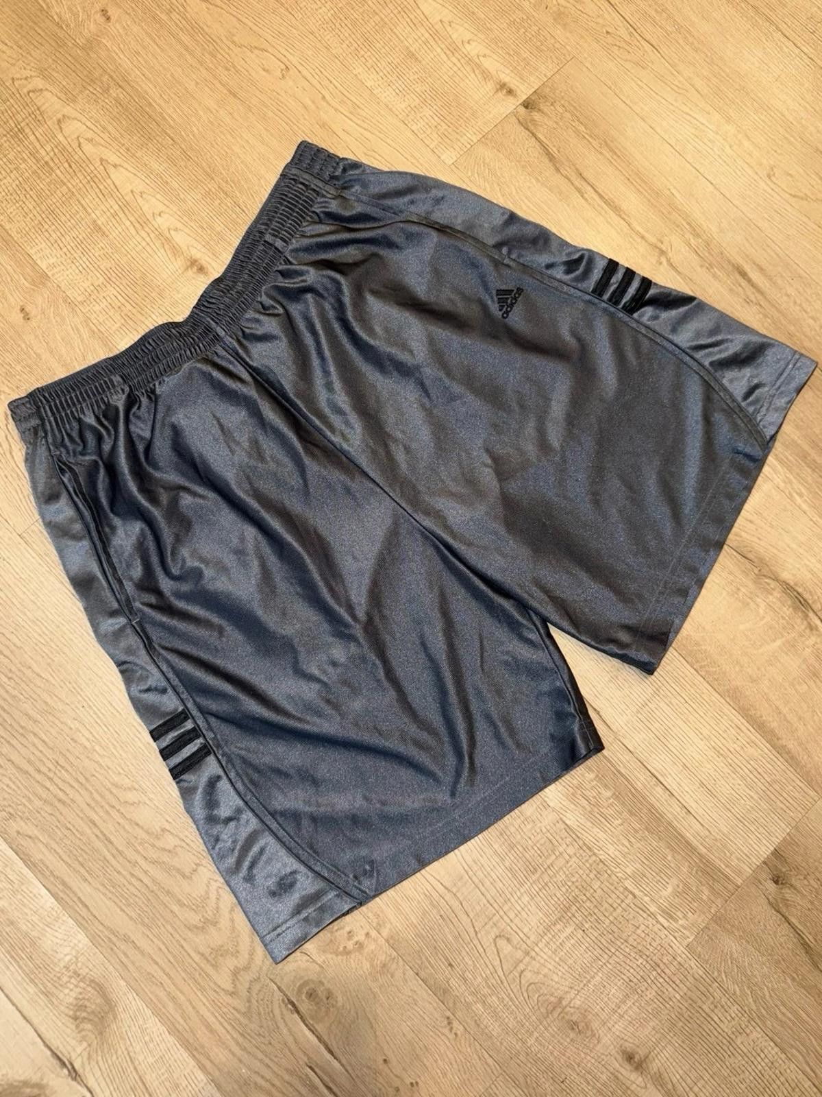 Adidas Adidas Grey/Black Dazzle Shorts Hoops Mens L Y2K Rare 90s Size US 34 / EU 50 - 1 Thumbnail