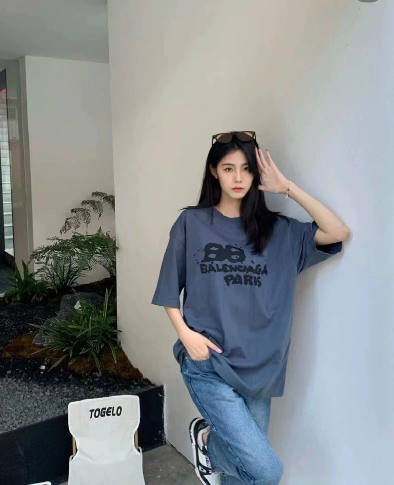 Balenciaga Balenciaga Splashed Letter Graffiti Short Sleeve T-Shirt Size US S / EU 44-46 / 1 - 9 Thumbnail