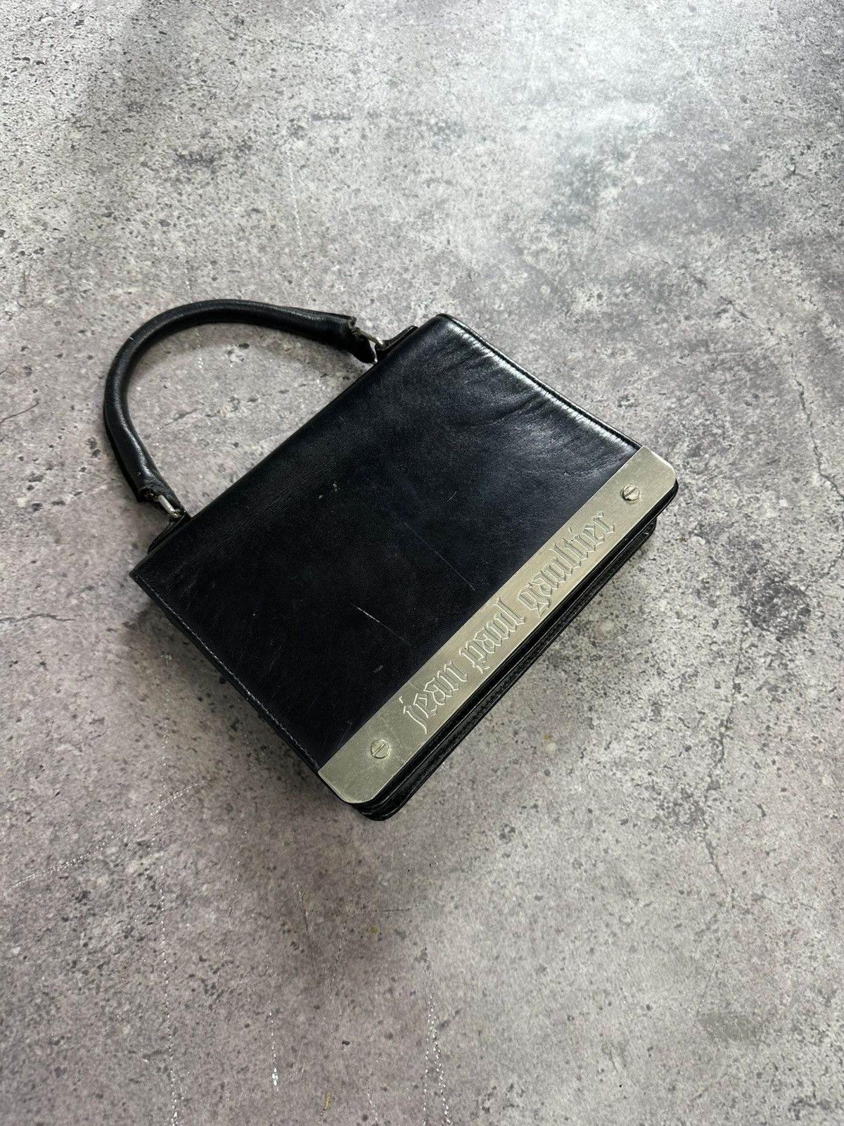 If Six Was Nine VINTAGE JEAN PAUL GAULTIER LEATHER BAG METAL PLATE LOGO Size ONE SIZE - 5 Thumbnail