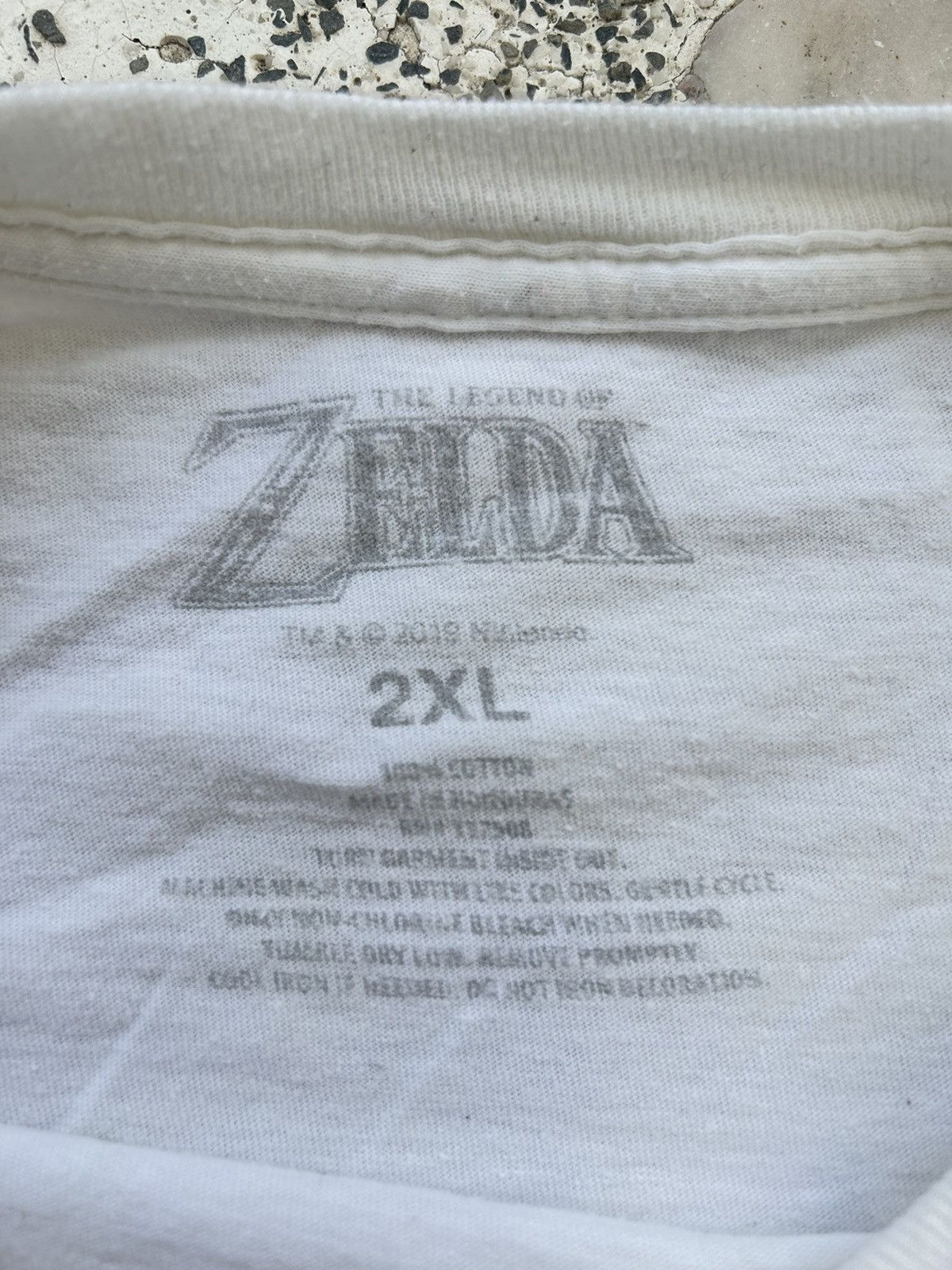 Nintendo Zelda by Nintendo 2016 Fronthit White Tee Size US M / EU 48-50 / 2 - 3 Thumbnail