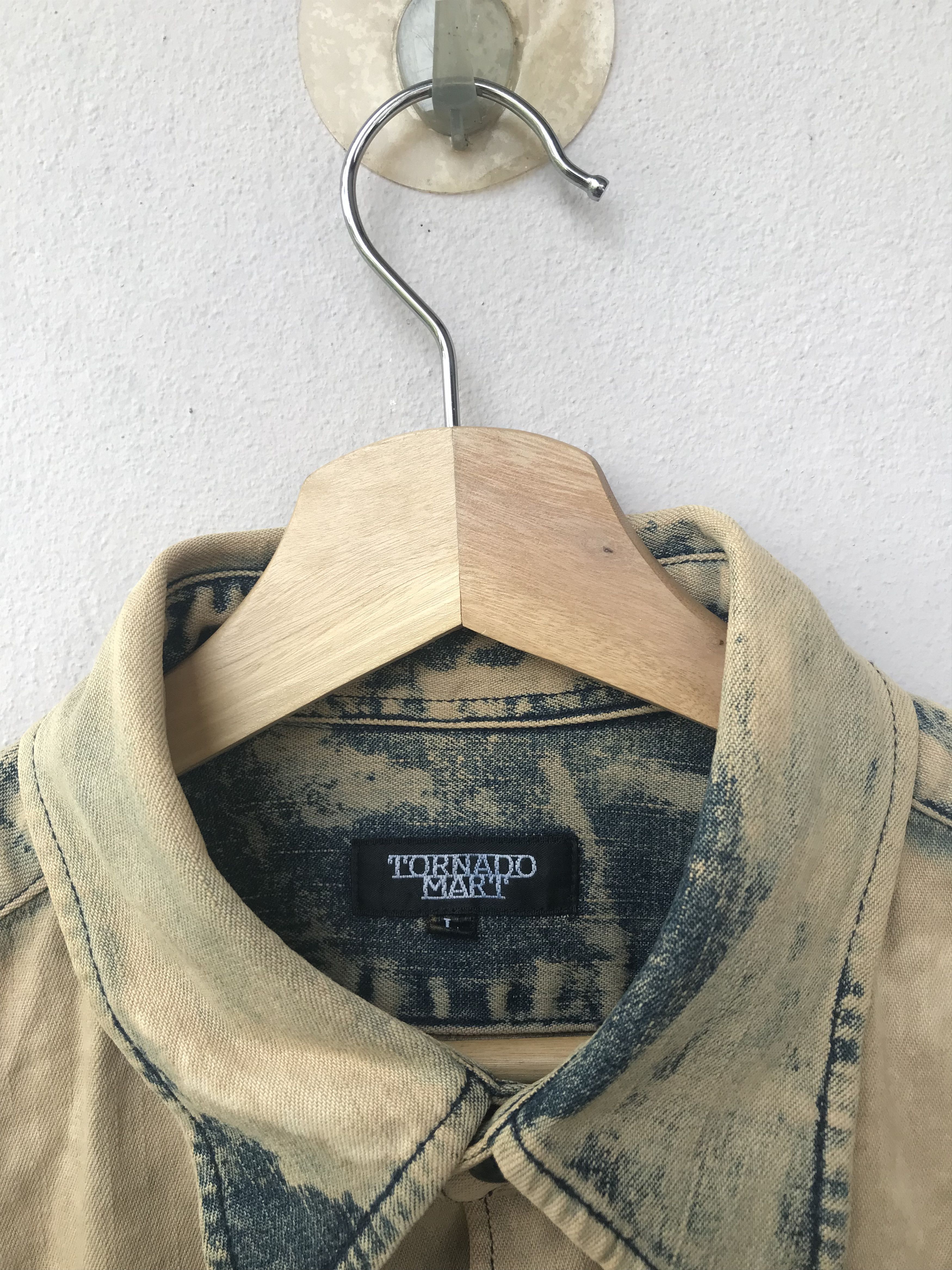 Tornado Mart Vintage Tornado Mart Denim Button Up Asid Wash Design Size US L / EU 52-54 / 3 - 4 Thumbnail