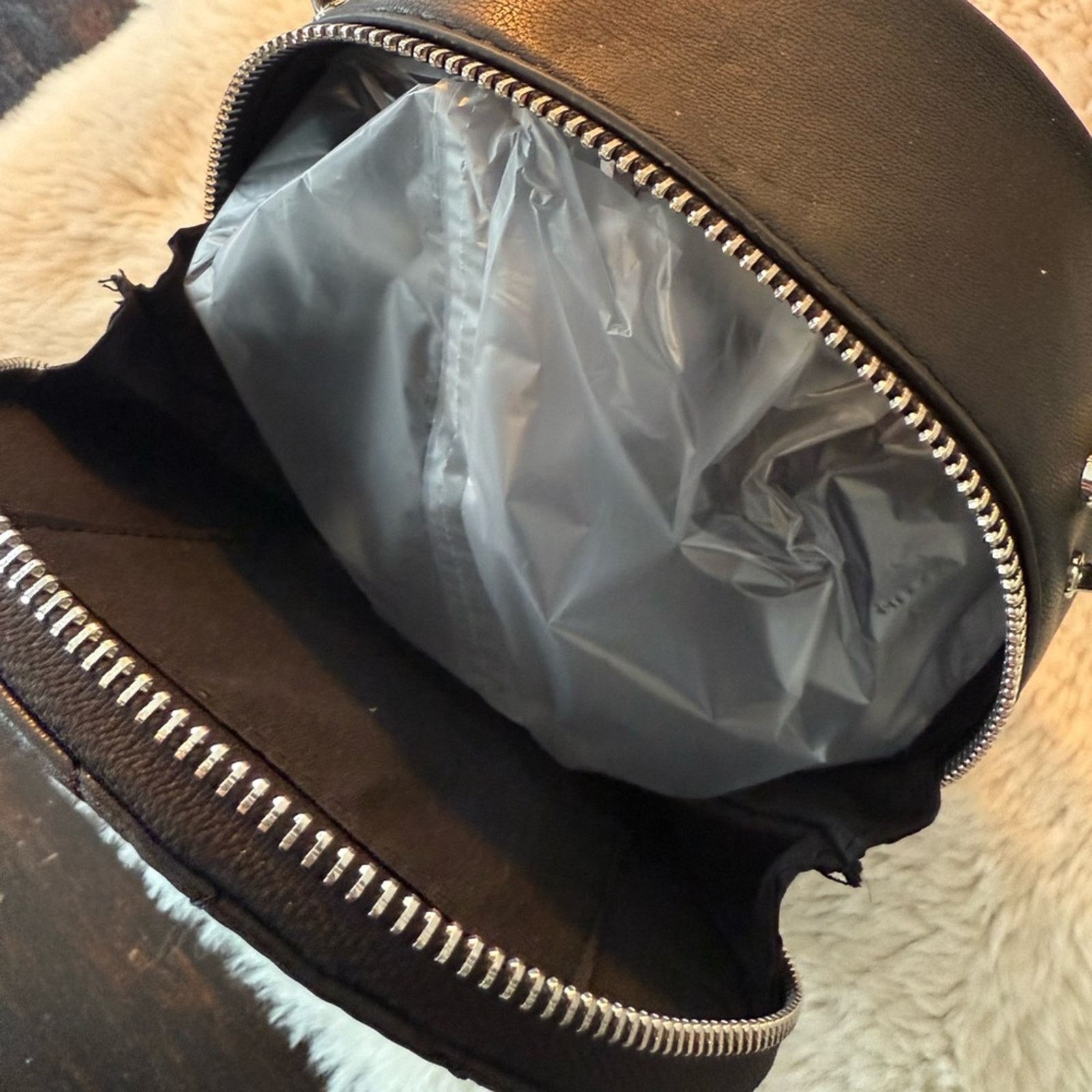 Badgley Mischka Badgley Mischka Round Diamond Quilted Crossbody Size ONE SIZE - 2 Thumbnail