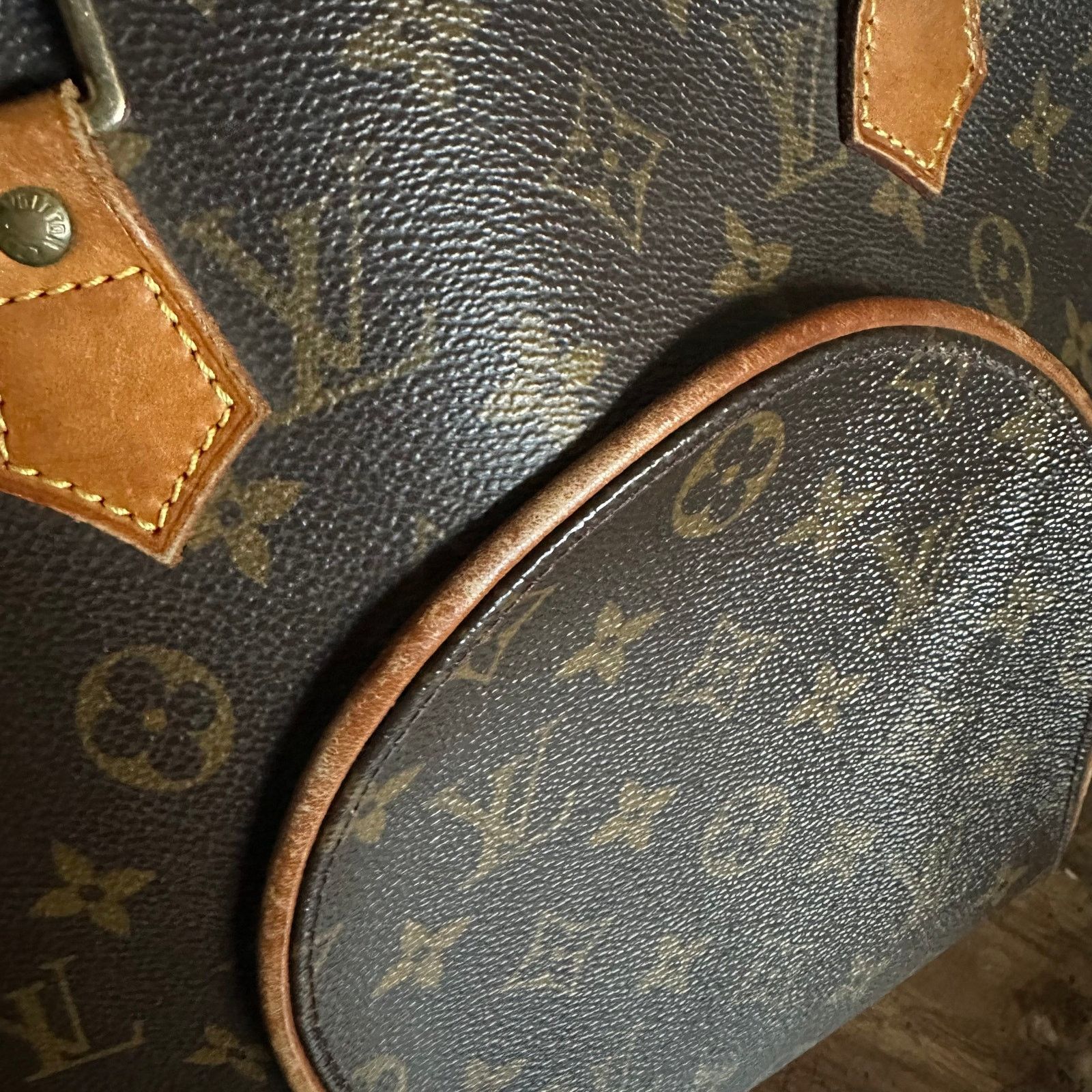 Louis Vuitton Vintage Louis Vuitton 1998 Monogram Ellipse MM Bag Size ONE SIZE - 12 Thumbnail
