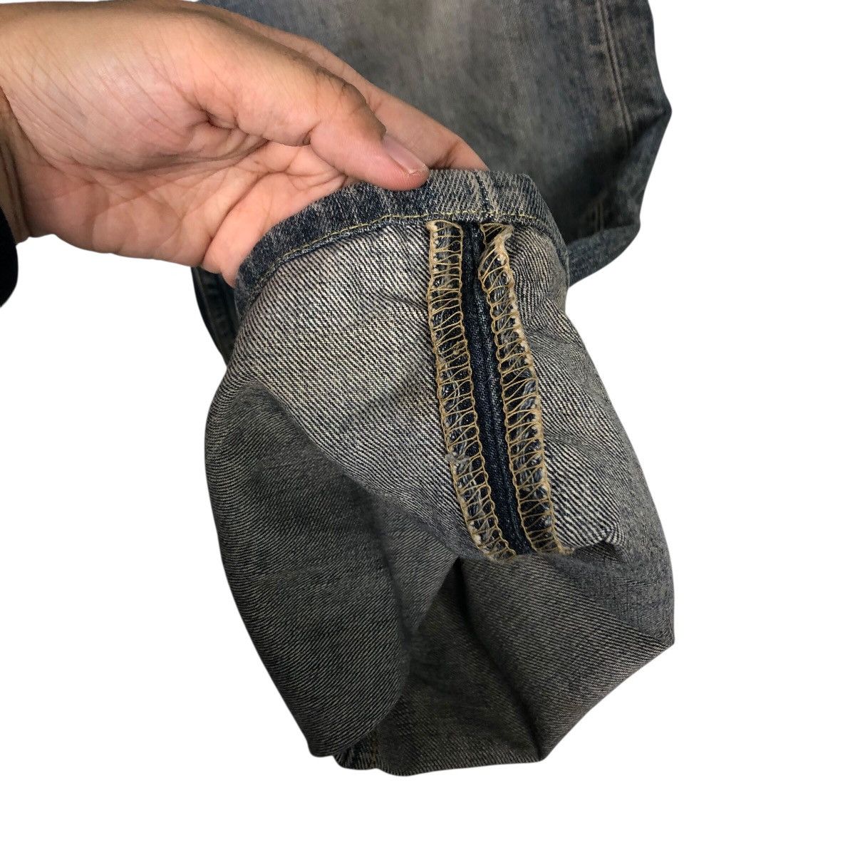 Levi's Levi’s Vintage Distressed Faded Denim Heavy Whiskers Rare Size US 32 / EU 48 - 17 Thumbnail