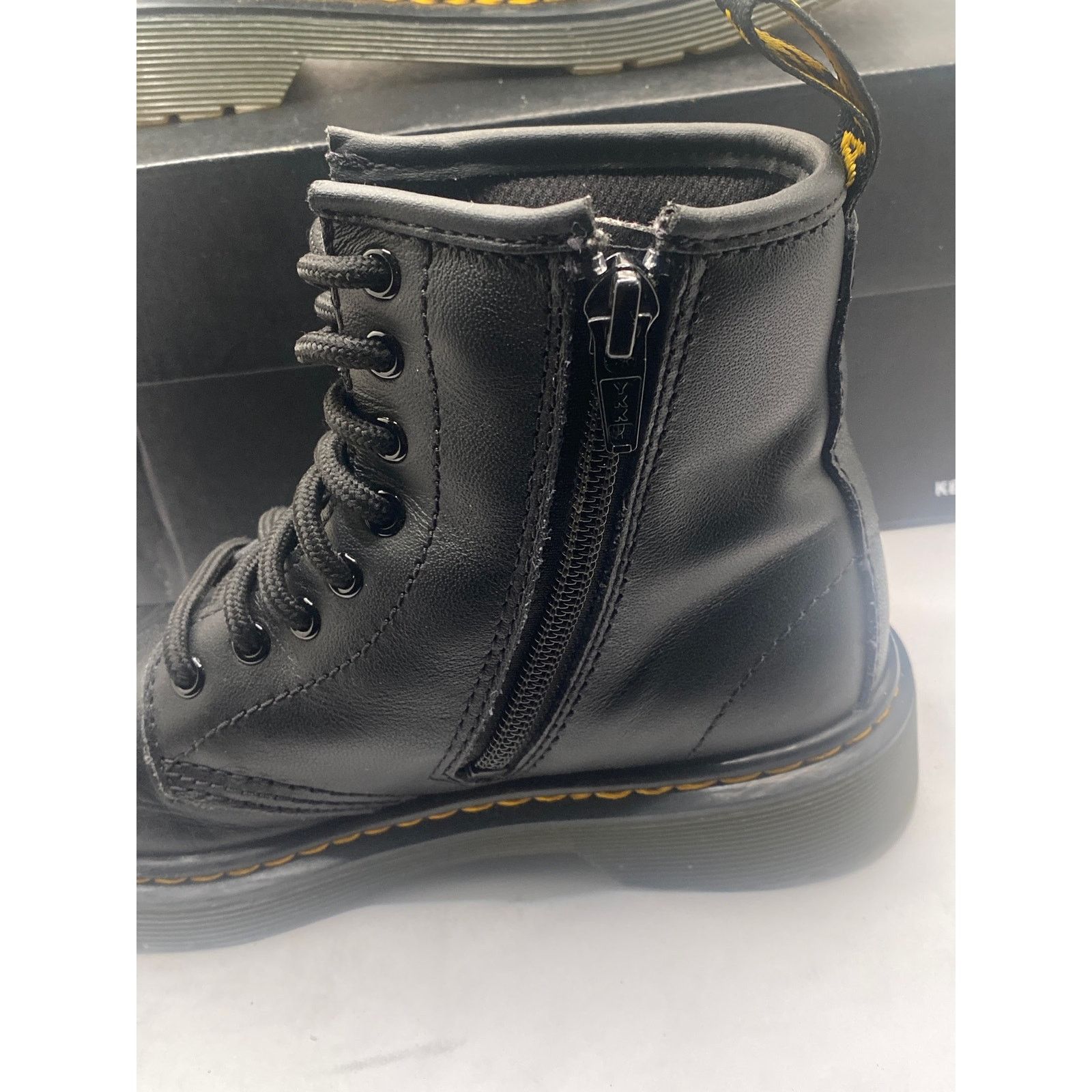 Dr. Martens Dr. Martens 26981 Eyelet Black Leather Boots LA004 Man 13 Size US 13 / EU 46 - 10 Thumbnail