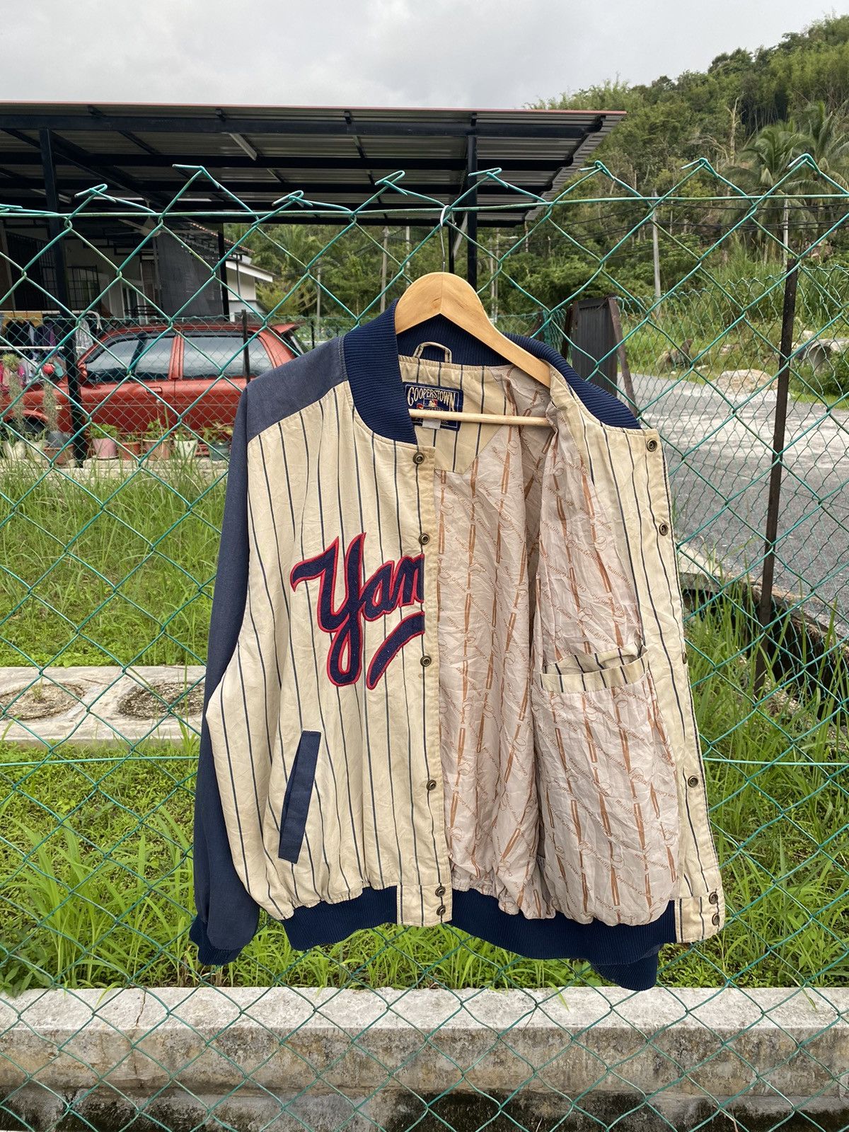 MLB × Majestic × New York Yankees AW New York Yankees pinstripe baggy varsity jacket Size US XL / EU 56 / 4 - 3 Thumbnail