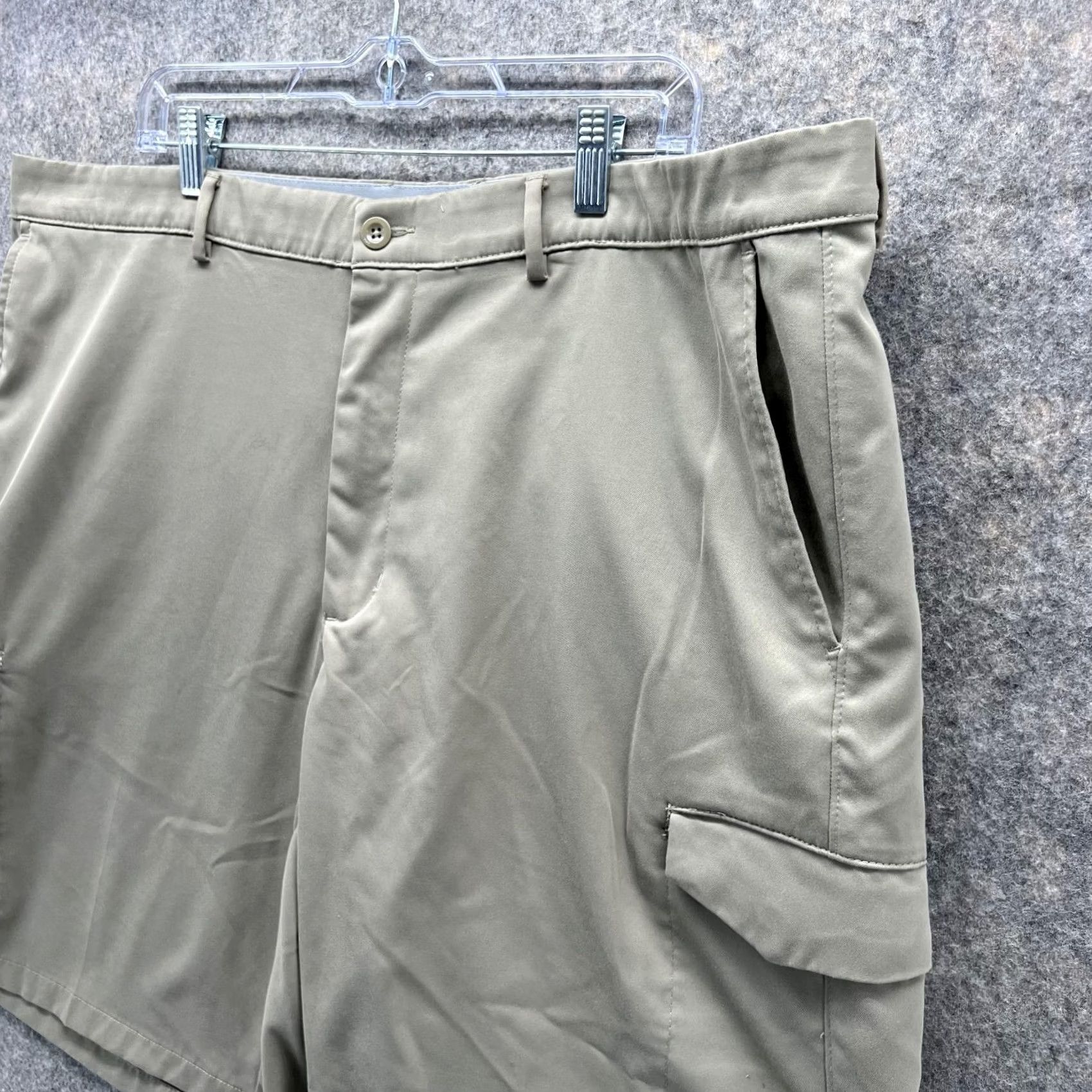 Tasso Elba Greg Norman Shorts Men 42 Khaki Solid Flat Front Cargo Tasso Elba Polyester Knit Size US 42 / EU 58 - 4 Thumbnail