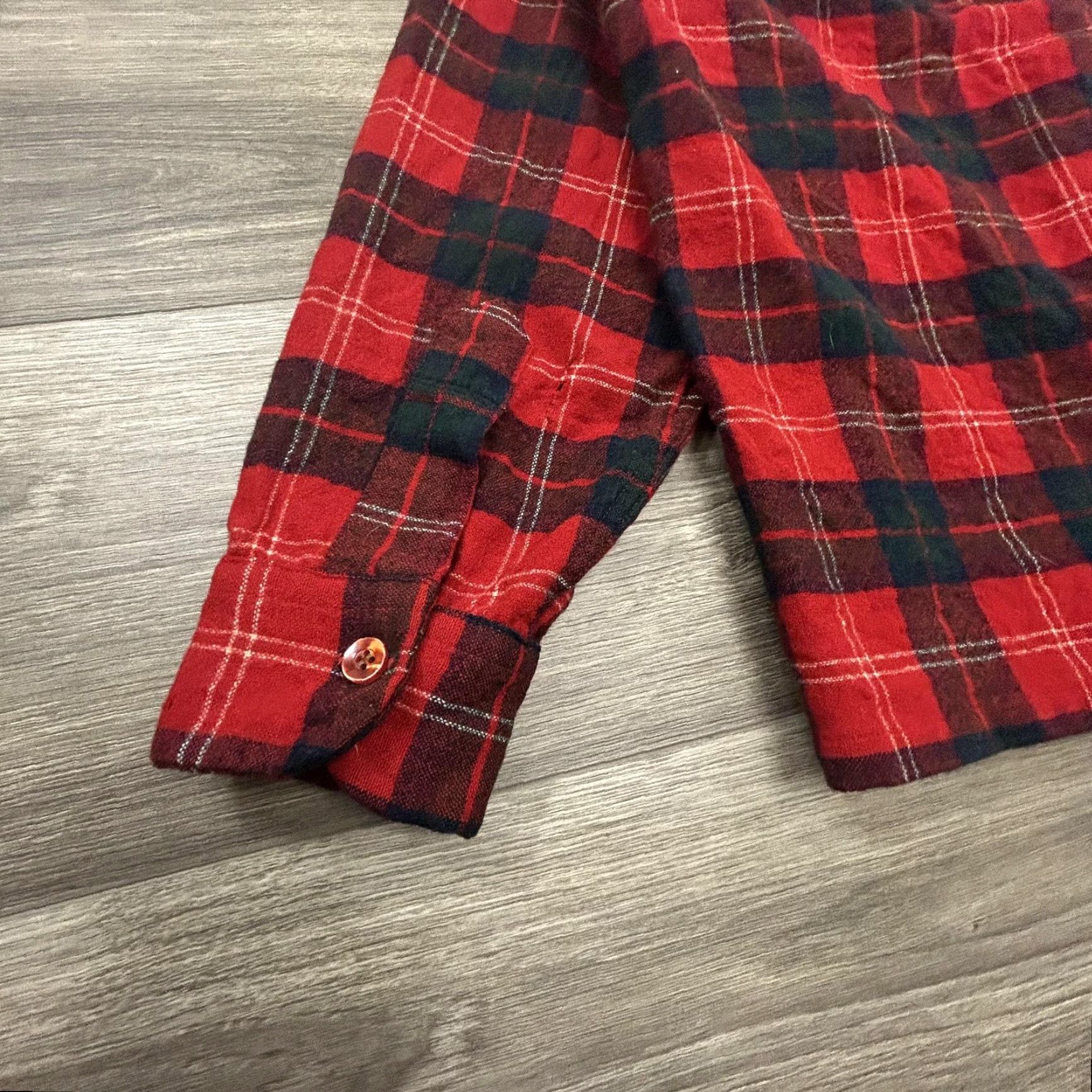 Pendleton VINTAGE Pendleton Board Shirt Mens Large 60s Buffalo Wool Flannel Loop Collar Red Plaid Shirt Mens L Wool 60s Size US L / EU 52-54 / 3 - 5 Thumbnail