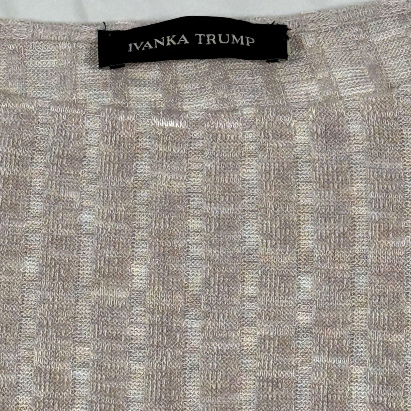 Vintage Ivanka Trump Sweater Medium Beige Knit Long Sleeve Lightweight Layered Hem Top Size M / US 6-8 / IT 42-44 - 3 Thumbnail