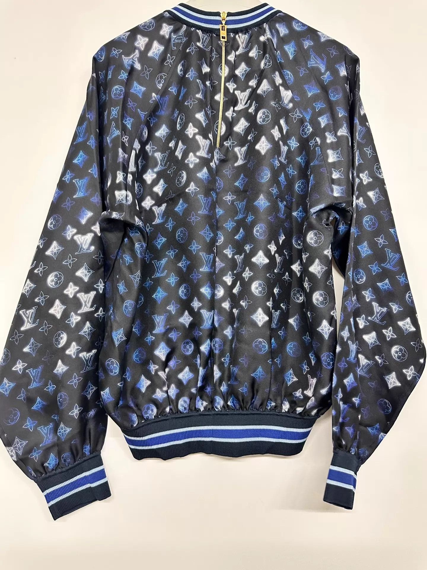 Louis Vuitton Louis Vuitton allover top women's XS new with tags Size XS / US 0-2 / IT 36-38 - 2 Thumbnail