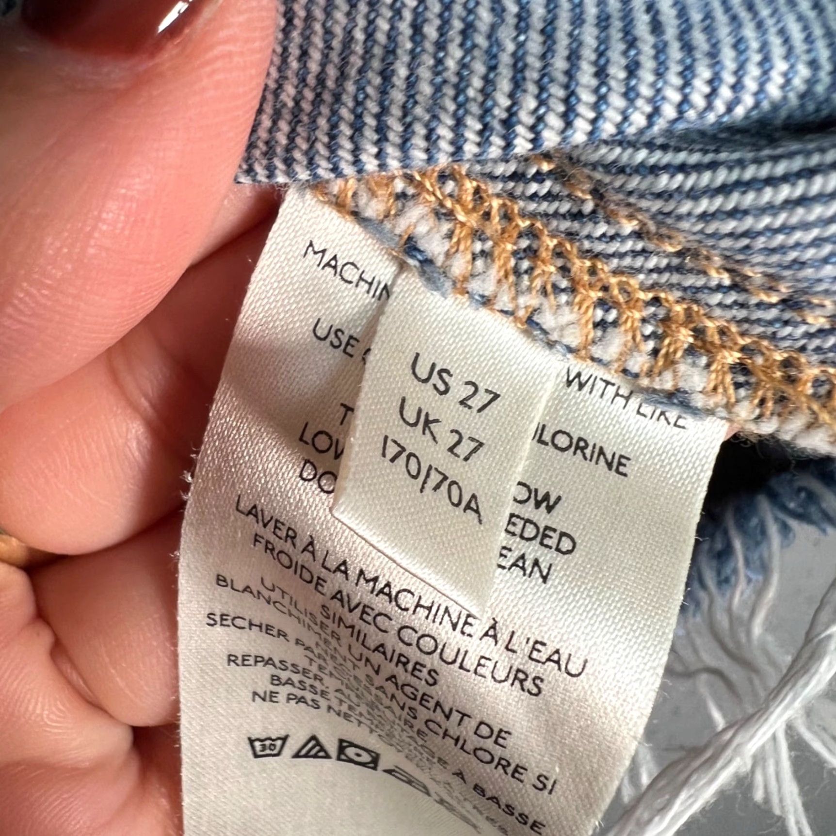 Vintage We The Free Womens Size 27 Denim Mini Skirt Frayed Hem Size 27" / US 4 / IT 40 - 7 Thumbnail