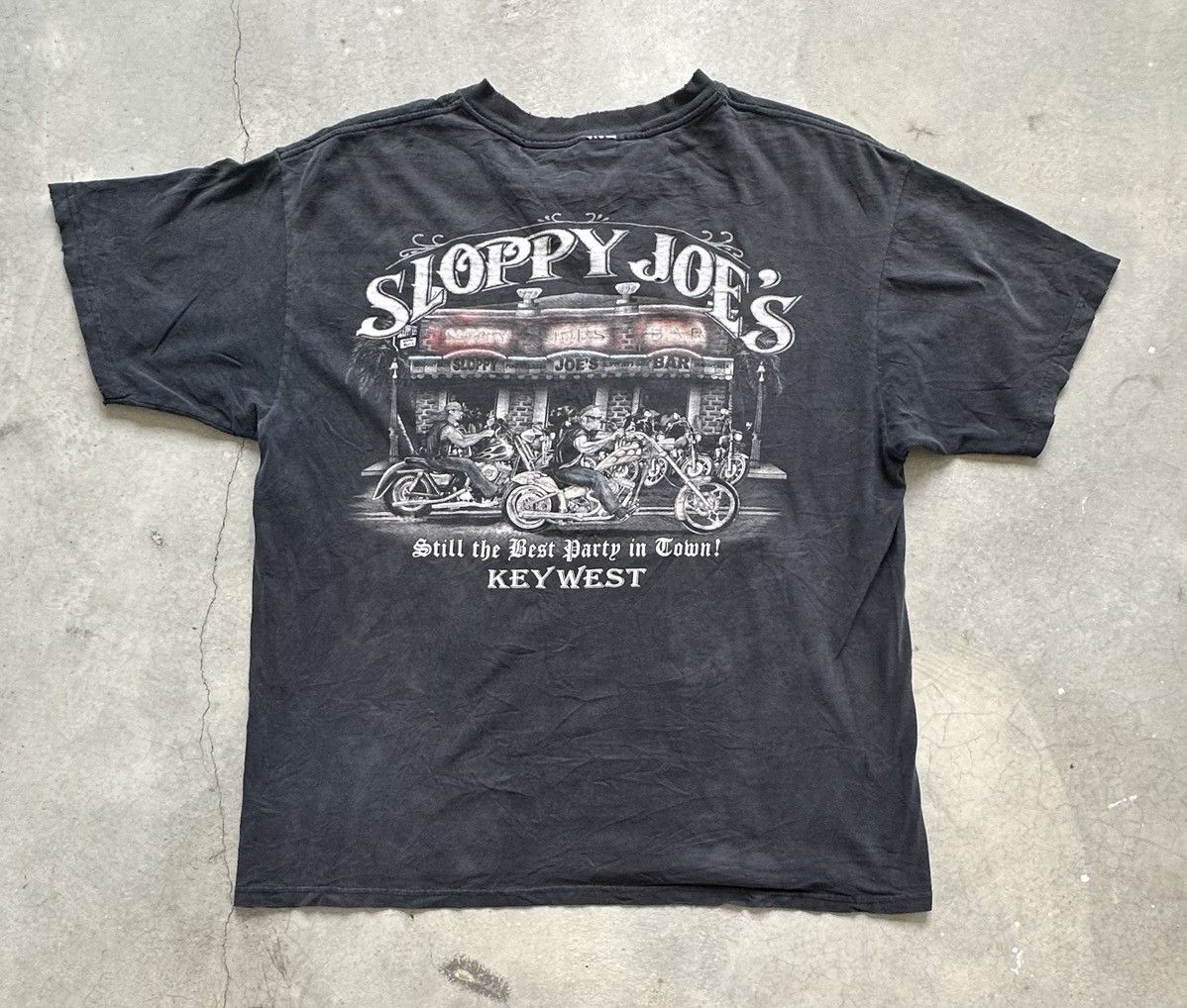 Vintage VINTAGE Y2K SLOPPY JOE’S KEY WEST BIKERS DISTRESSED TEE Size US XL / EU 56 / 4 - 1 Thumbnail