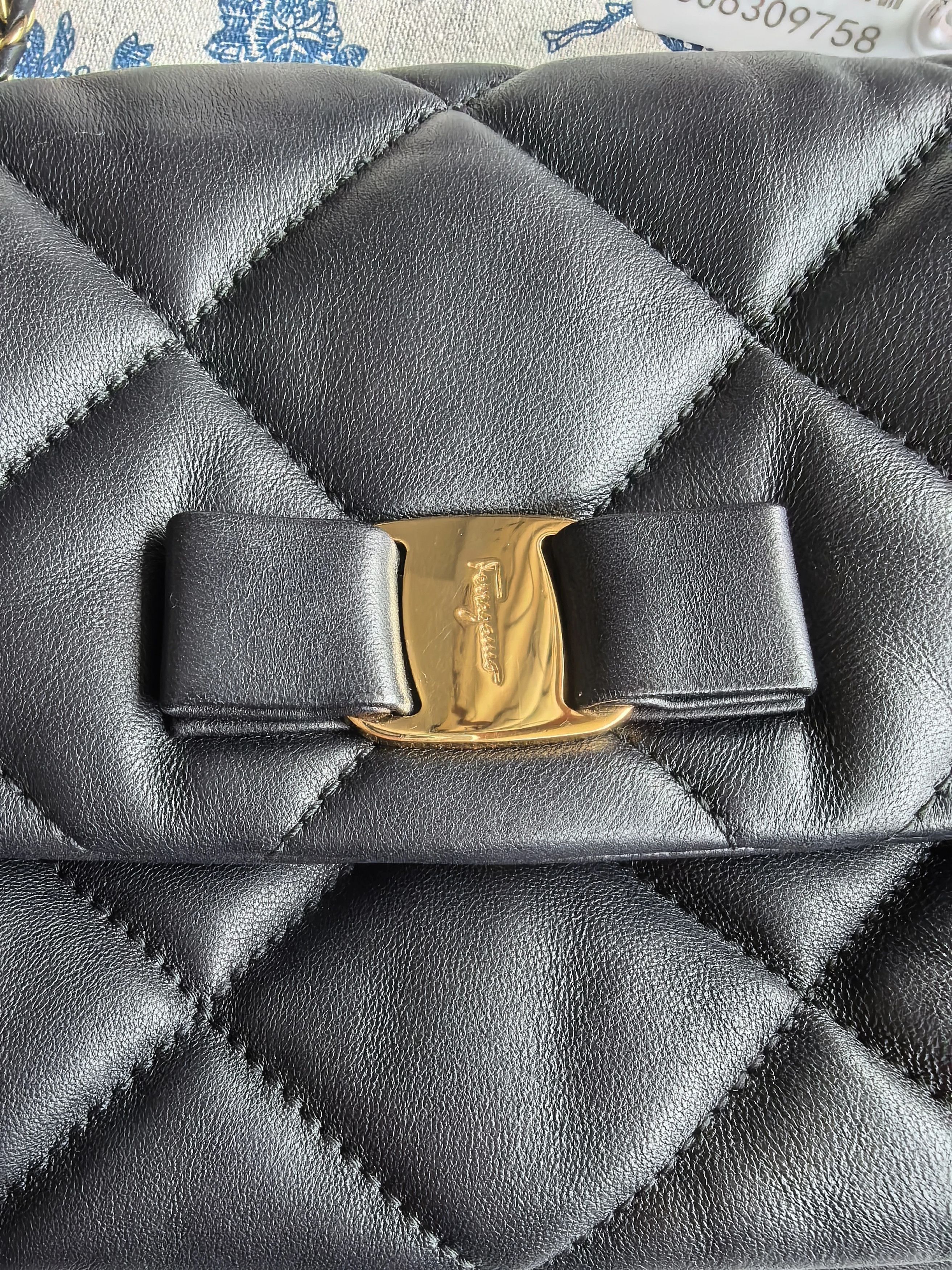 Salvatore Ferragamo Ferragamo Black Lambskin Bow Chain Crossbody/Shoulder Bag Size ONE SIZE - 2 Thumbnail