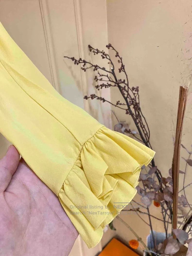 Chanel Chanel Bright yellow off-the-shoulder shirt Size XS / US 0-2 / IT 36-38 - 5 Thumbnail