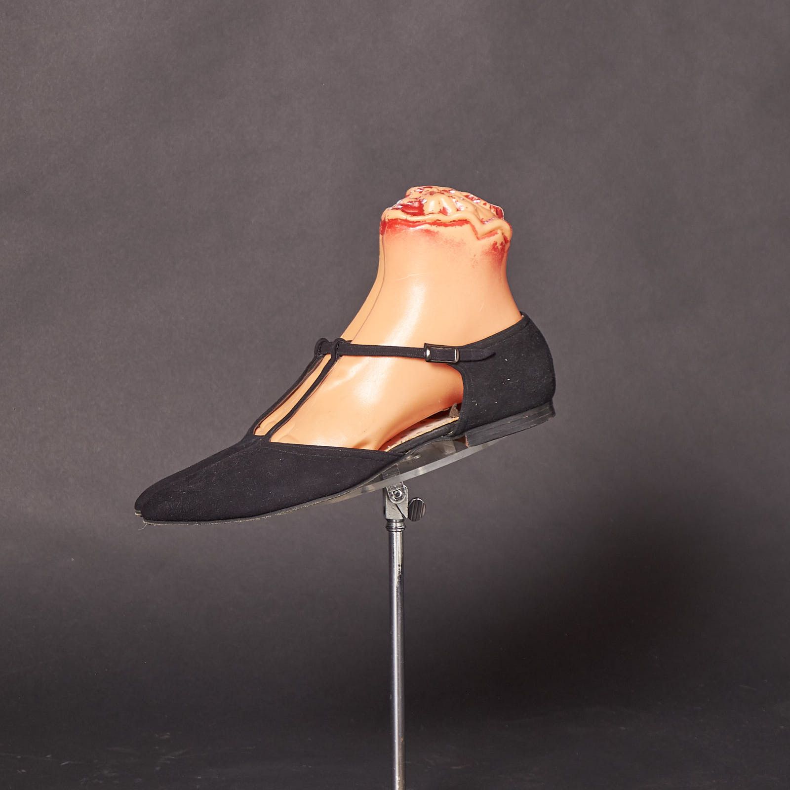 Vintage 1960s T Strap Black Pointy Flats Shoes Size US 8 / IT 38 - 3 Thumbnail