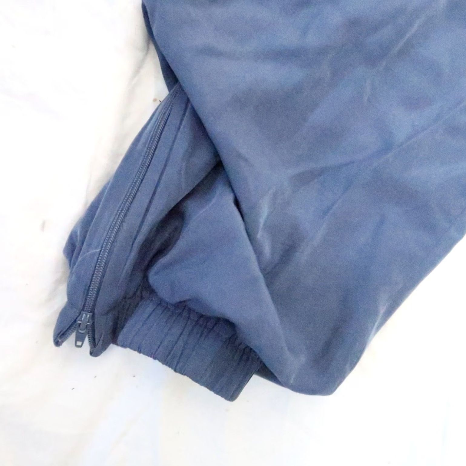 Vintage VINTAGE 90s Blue Swishy Windbreaker Track Pants Zip Ankle M Women Pants Casual Activewear Polyester Solid Modern 90s Theme Size 32" / US 10 / IT 46 - 4 Thumbnail