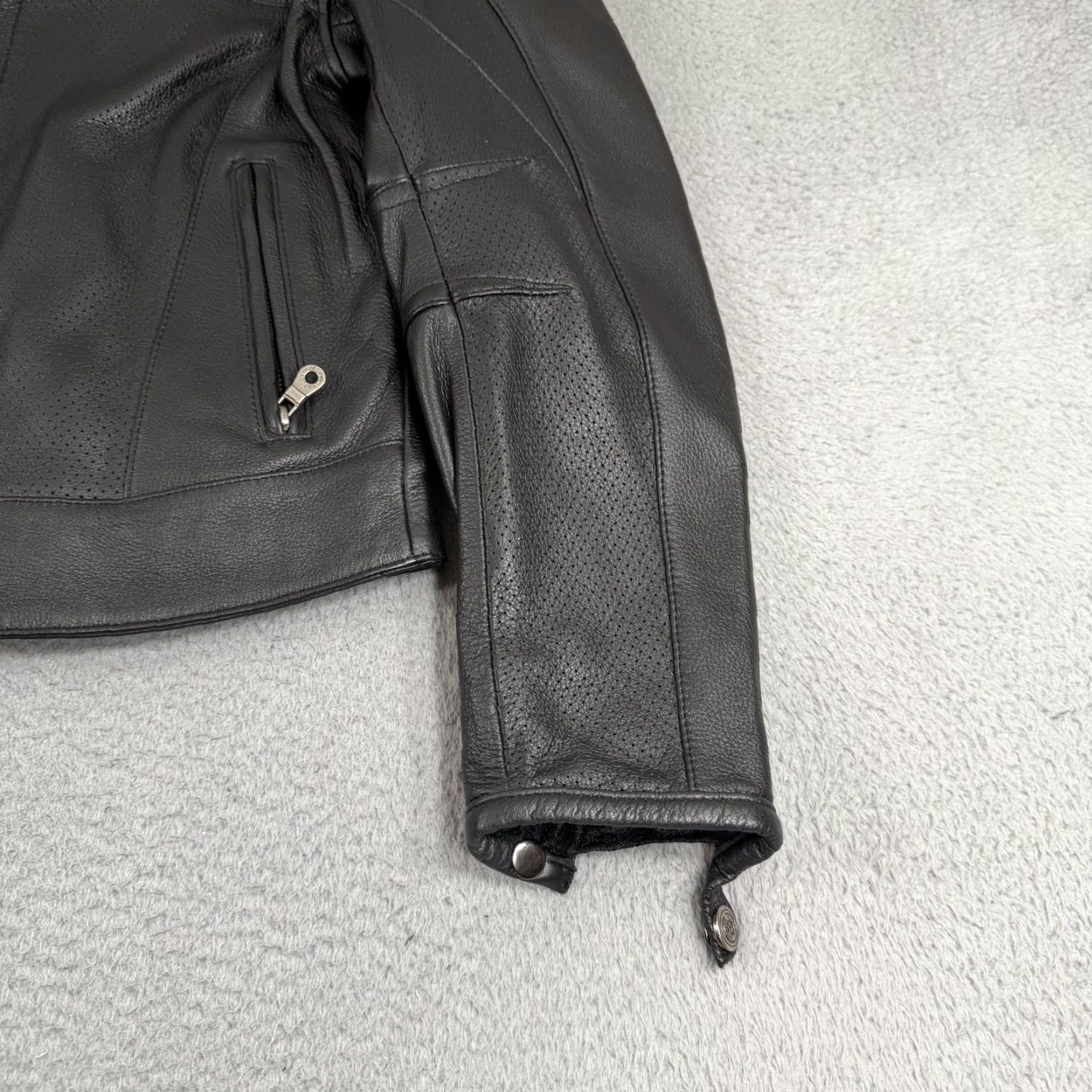 Harley Davidson VINTAGE Harley-Davidson Vented Leather Jacket Black Women’s Size Medium 90s Motorcycle Jacket Pockets Full Zip Womens Size M / US 6-8 / IT 42-44 - 7 Thumbnail