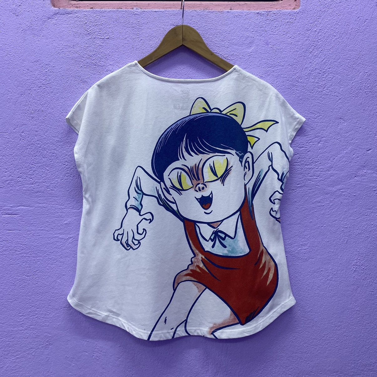 Neko Girl GeGeGe no Kitaro Round Neck Box Tee