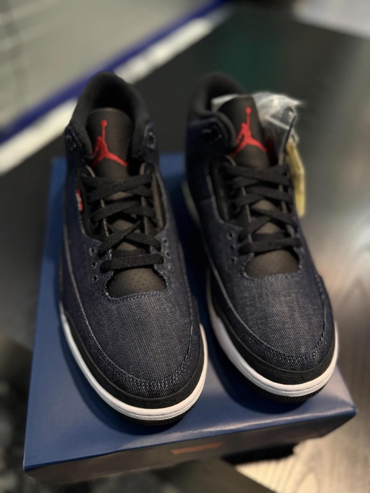 Jordan Brand Levi's x Air Jordan 3 Retro Men's Size (12) Indigo Denim Size US 12 / EU 45 - 6 Thumbnail