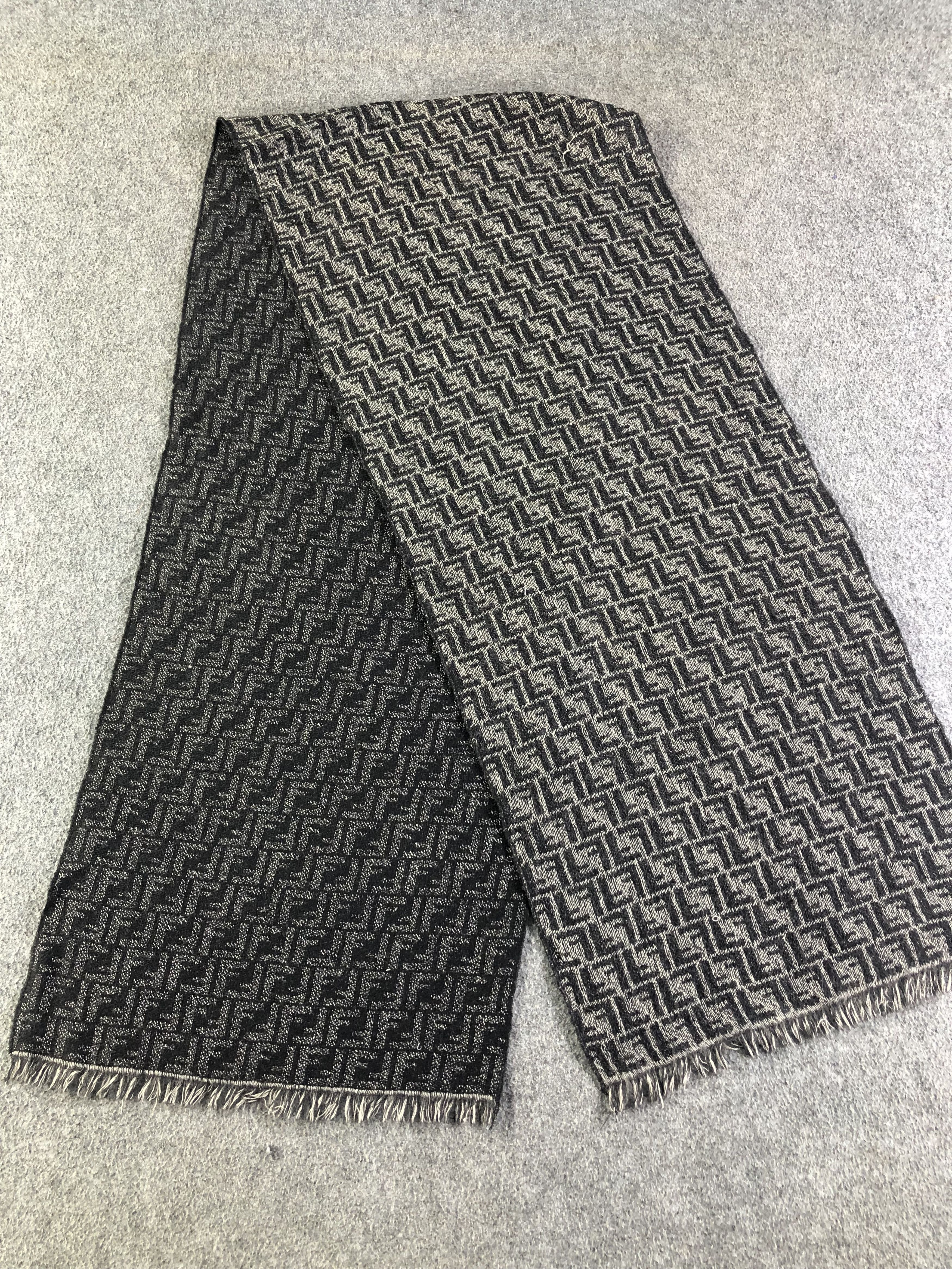 Vintage Fendi Monogram Scarf / Muffler / Neckwear SS1349 Size ONE SIZE - 3 Thumbnail