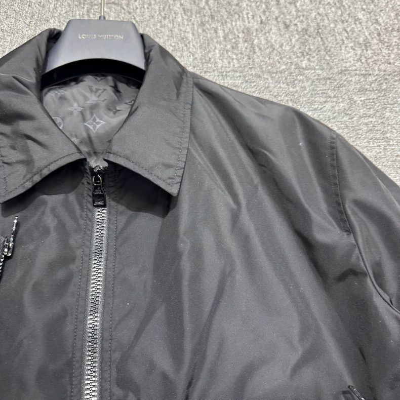 Louis Vuitton Louis Vuitton Multi-pocket functional jacket with full pri Size US M / EU 48-50 / 2 - 2 Thumbnail