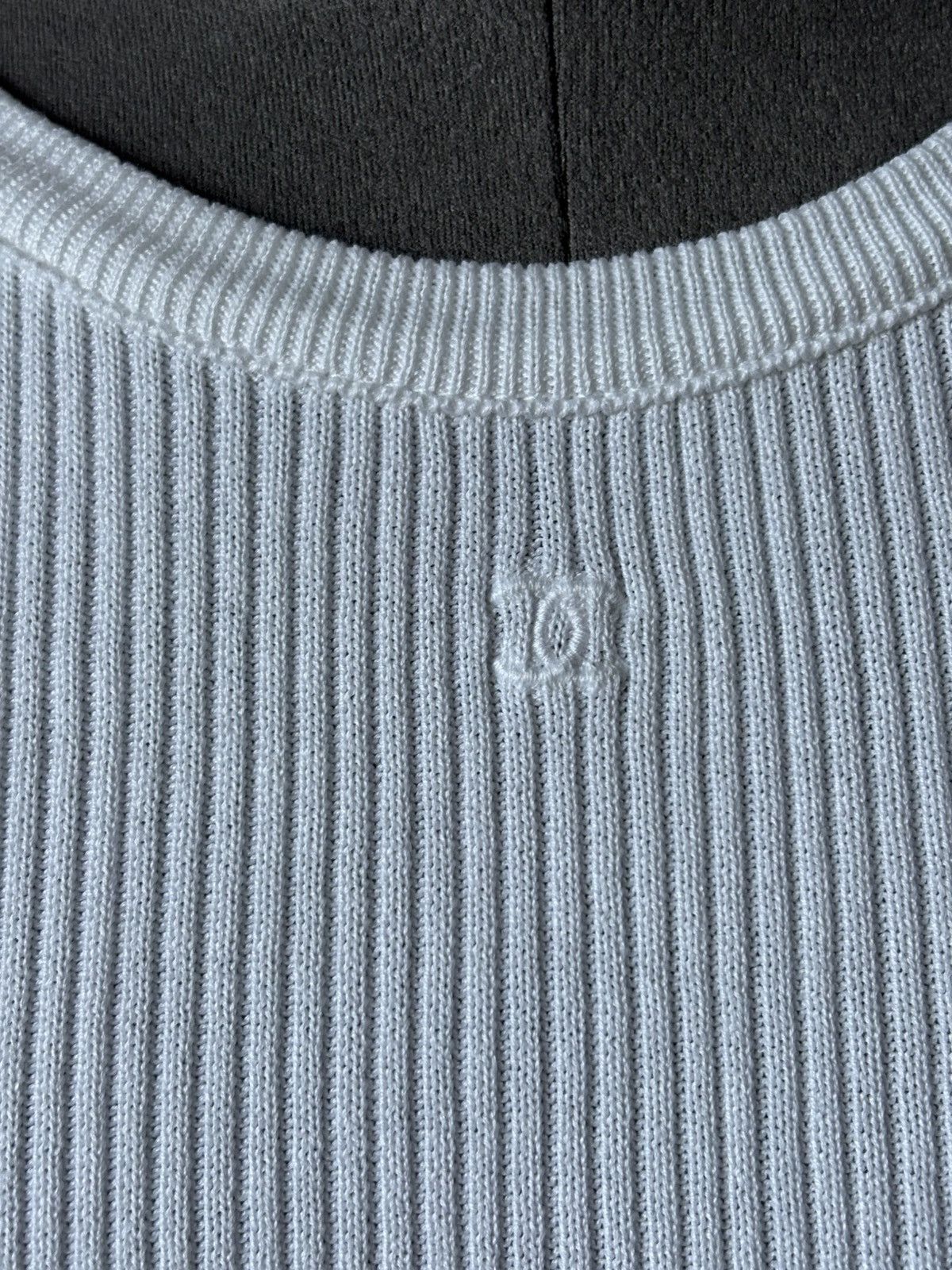 Chanel Chanel Vintage White Ribbed Knit Top with Tonal CC Size S / US 4 / IT 40 - 3 Thumbnail