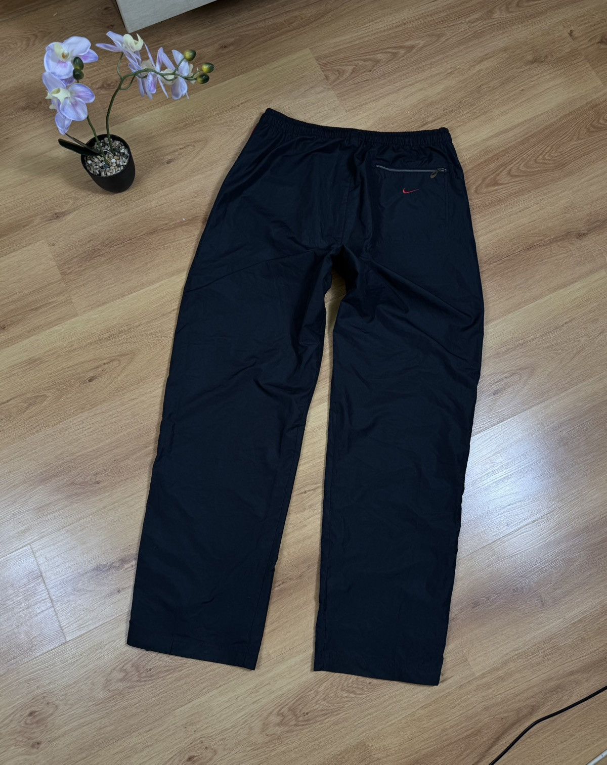Nike Vintage Nike Nylon Pants Swoosh Black 90s Streetwear XL Size US 32 / EU 48 - 2 Thumbnail
