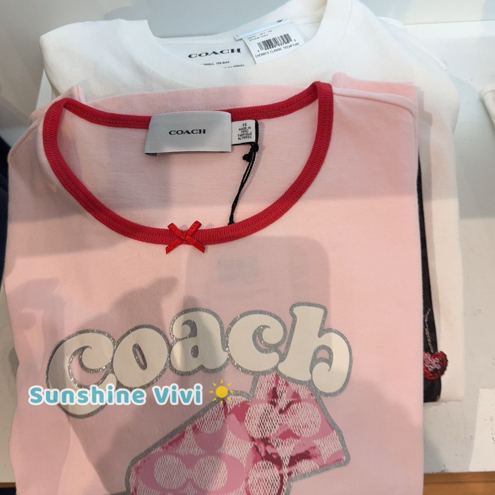 Strawberry NWT Coach Woman Candy Shop Scoop Neck T-Shirt Pink CDM76 XS Size XS / US 0-2 / IT 36-38 - 2 Thumbnail