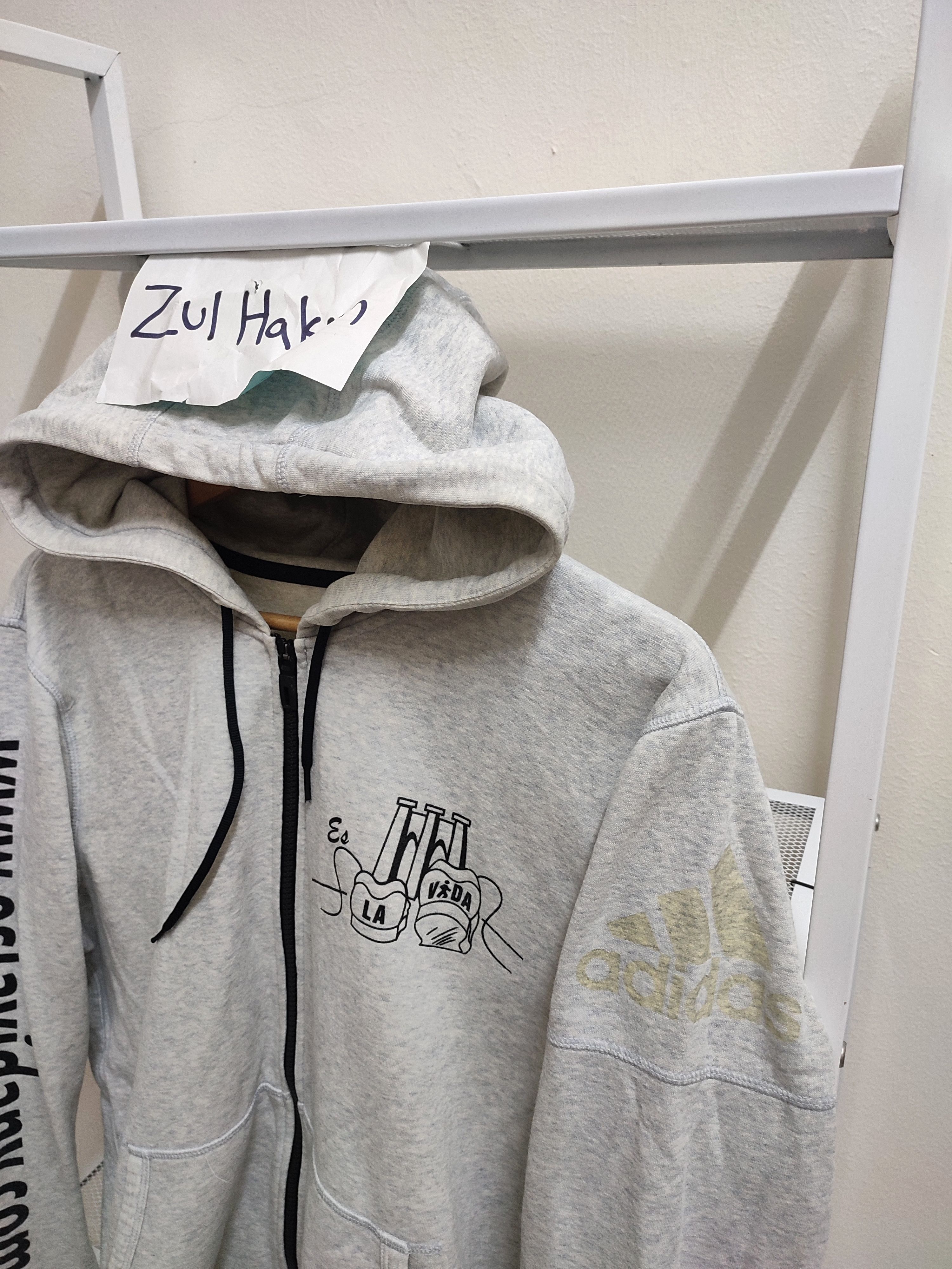 Adidas Vintage Adidas Es La Vida Zip Up Hoodies Size US M / EU 48-50 / 2 - 3 Thumbnail