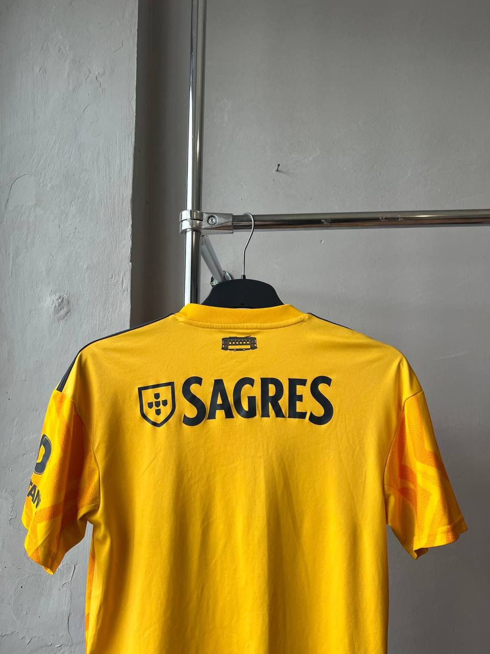 Adidas 2022/23 SLB BENFICA AWAY SOCCER JERSEY FOOTBALL SHIRT SIZE S Size US S / EU 44-46 / 1 - 19 Thumbnail