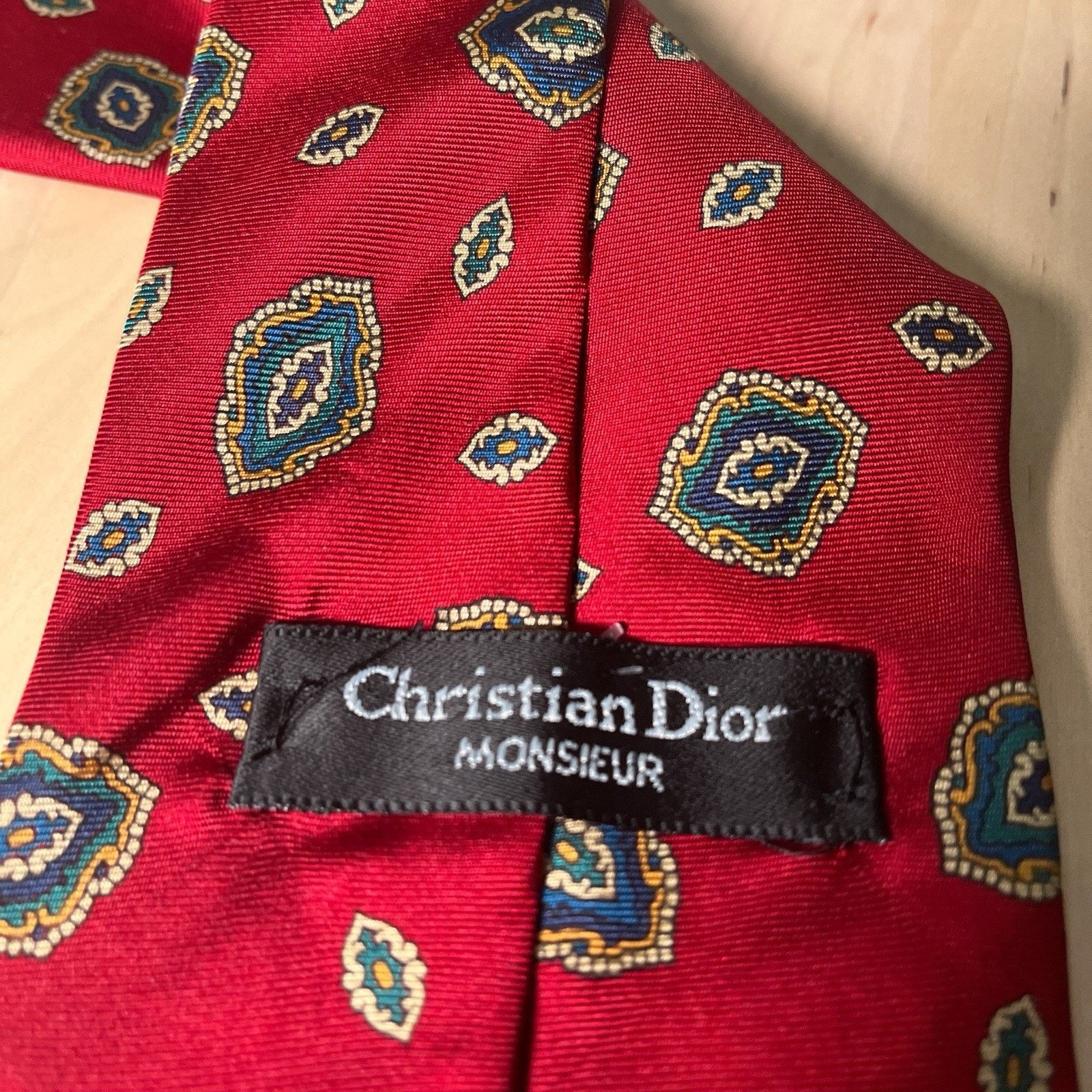 Dior Christian Dior Tie Red Medallion USA Silk Vintage Necktie Size ONE SIZE - 2 Thumbnail