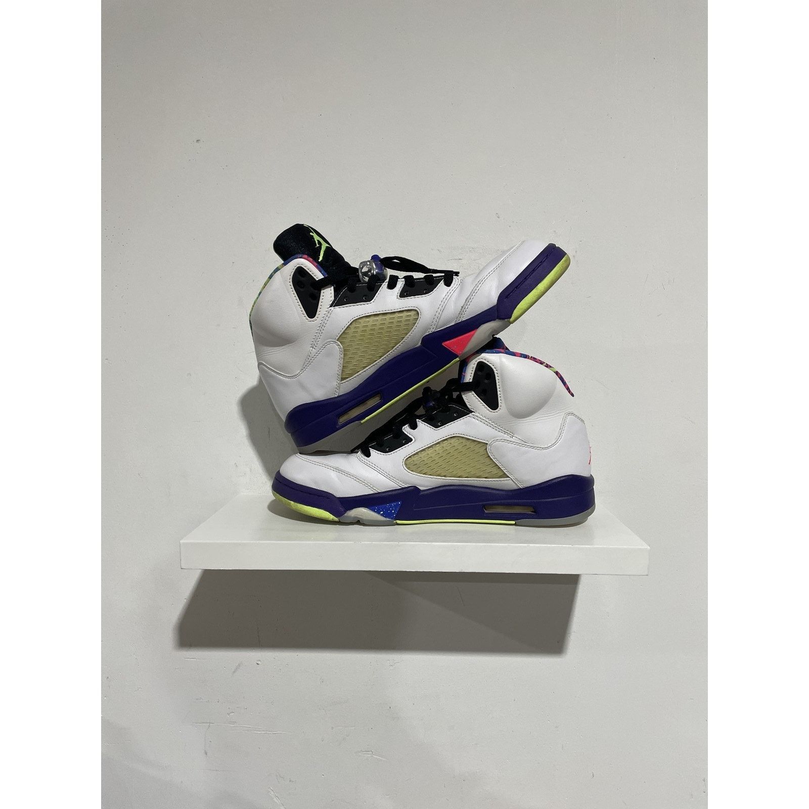 Nike NIKE JORDAN 5 ALTERNATE BEL AIR SIZE 12 PREOWNED Size US 12 / EU 45 - 2 Thumbnail