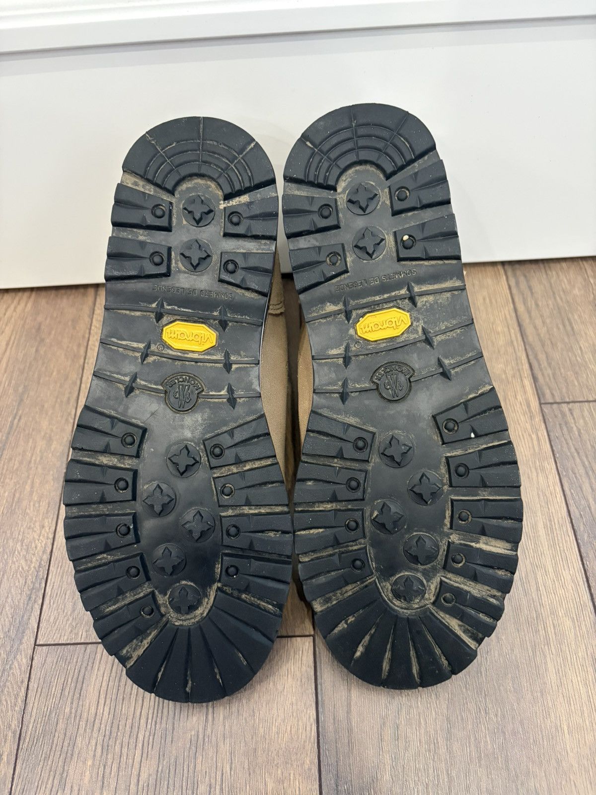 Moncler Moncler Blanche Glittered Suede Ankle Hiking Vibram Boots Size US 10 / IT 40 - 7 Thumbnail