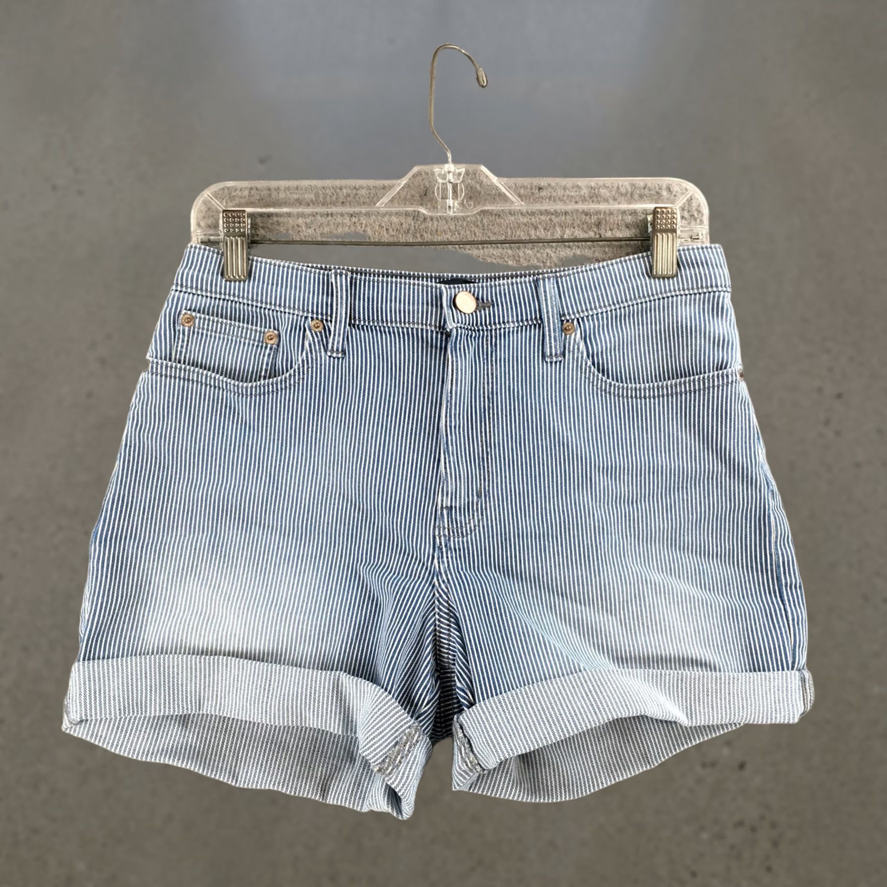 Calvin Klein Calvin Klein Short Bermuda Mid Rise Cuffed Hem Cotton Blend Blue Womens 6 Shirt Casual Modern 30 Blue 5-Pocket Denim Spring Summer Fall Women Size 28" / US 6 / IT 42 - 1 Thumbnail