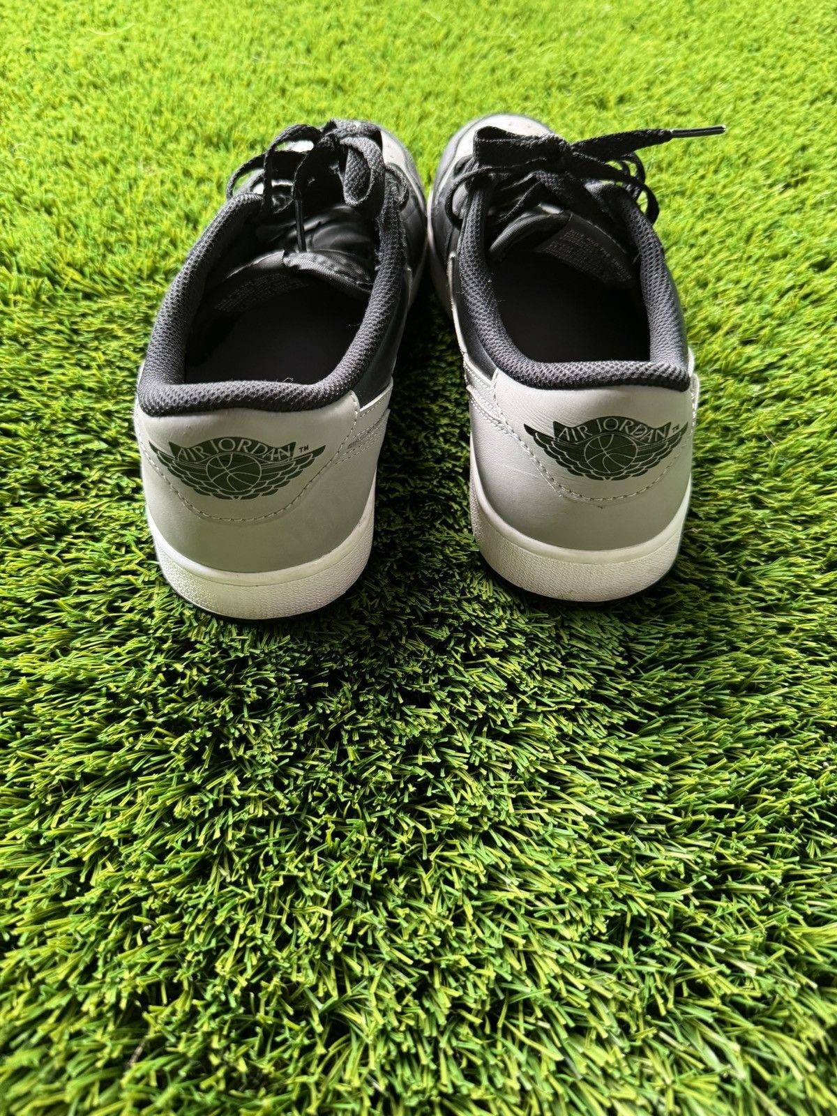 Jordan Brand × Nike Air Jordan 1 OG Size US 8.5 / EU 41-42 - 2 Thumbnail