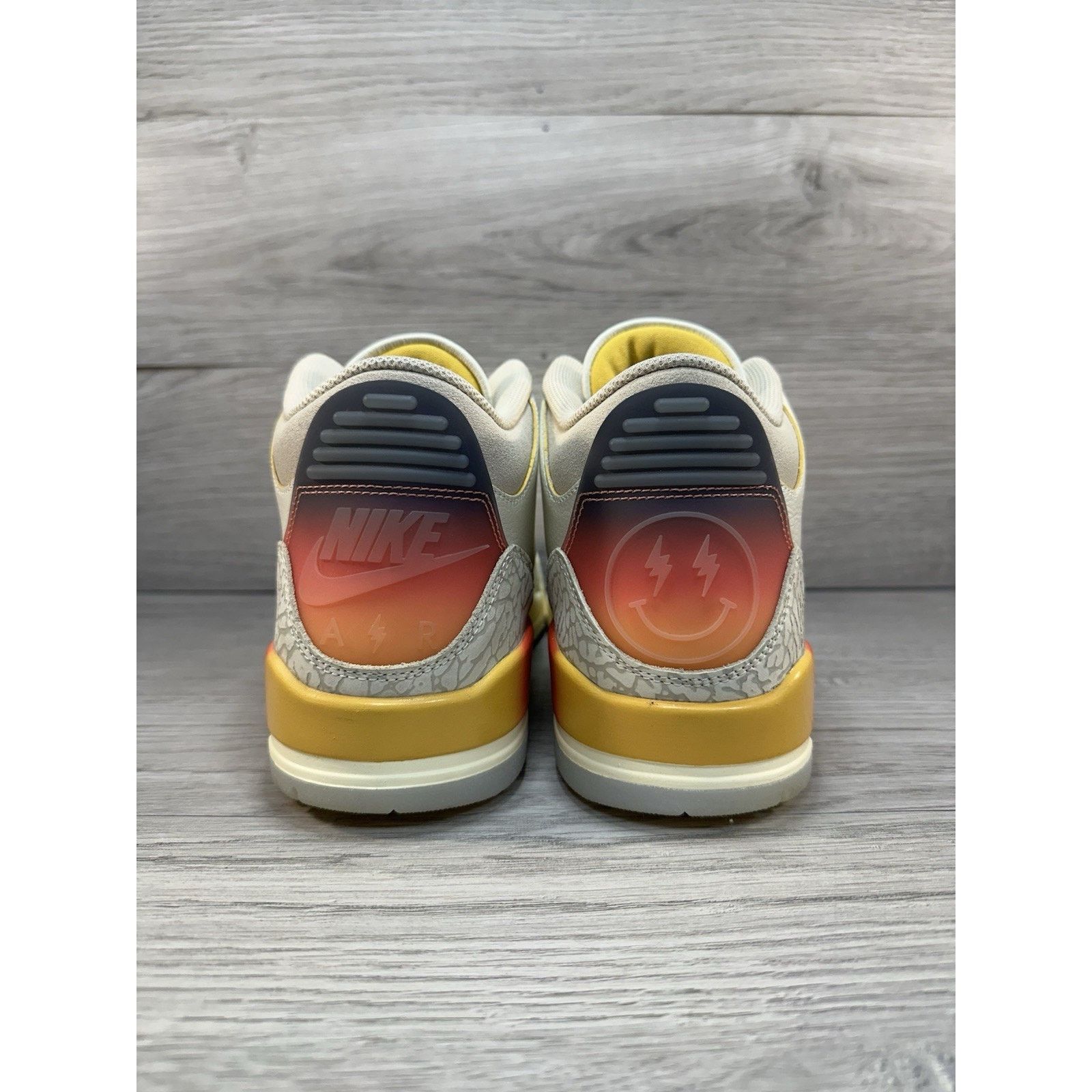 J Balvin × Jordan Brand Jordan 3 Retro x J. Balvin Medellin Sunset - Size 12 Size US 12 / EU 45 - 5 Thumbnail