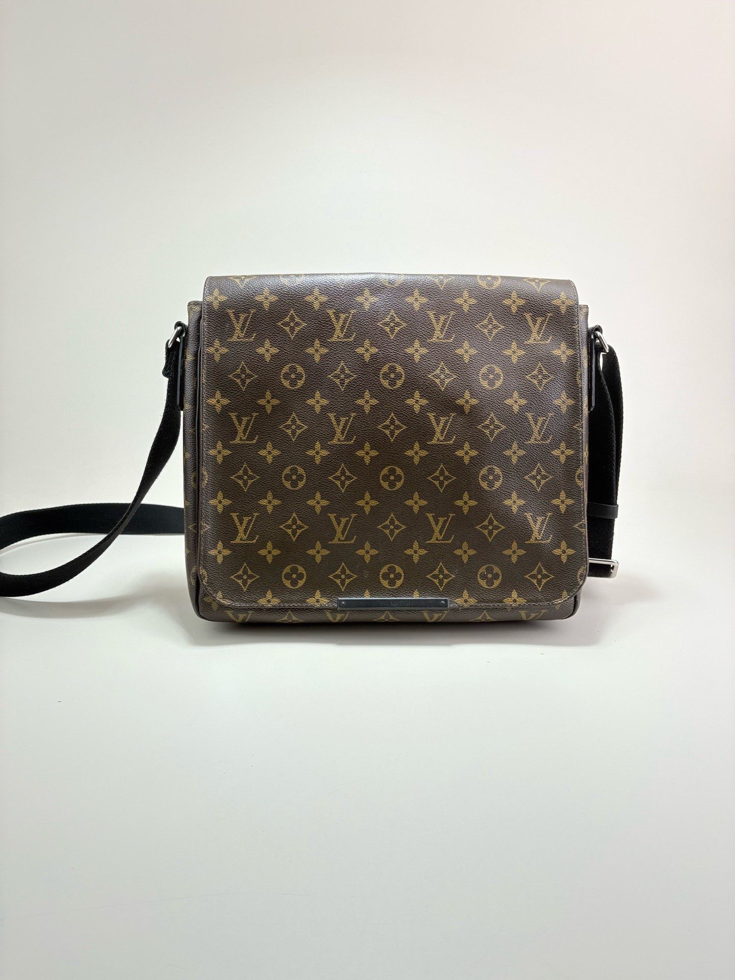 Louis Vuitton Louis Vuitton Monogram Messenger Bag Size ONE SIZE - 1 Thumbnail