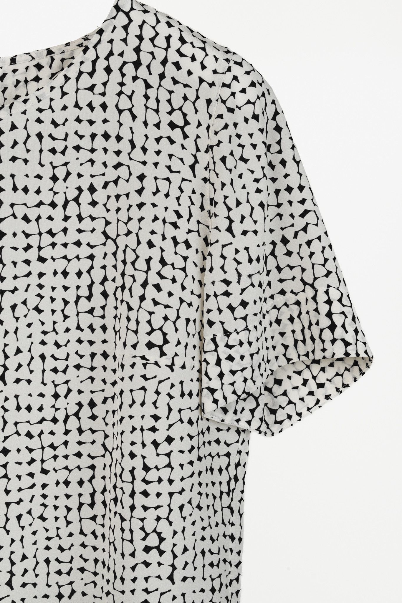 Other Akris Punto White & Black Silk Short-Sleeve Blouse Size M / US 6-8 / IT 42-44 - 5 Thumbnail