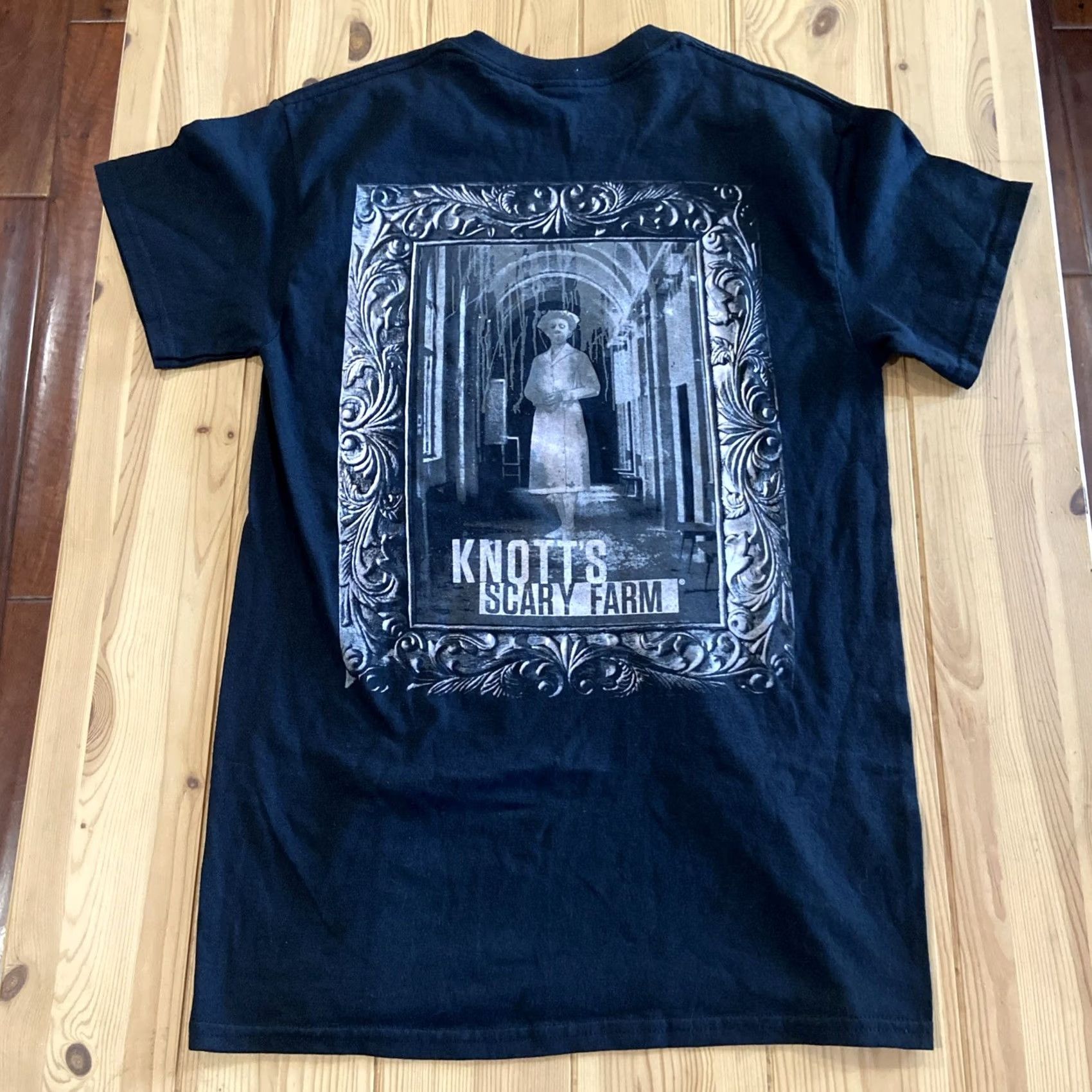 Gildan Knotts Scary Farm Shirt Mens Small Black 2016 Edition Maze Lineup Graphic Gildan T-Shirt Halloween Horror Short Sleeve Crew Neck Vintage No Size US S / EU 44-46 / 1 - 7 Thumbnail
