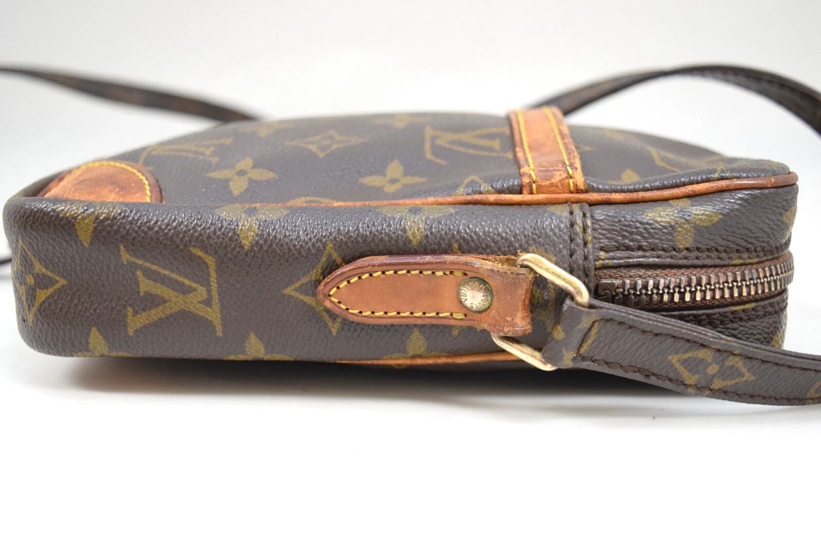 Louis Vuitton Auth Louis Vuitton Danube Crossbody Bag Monogram M45266 Size ONE SIZE - 7 Thumbnail
