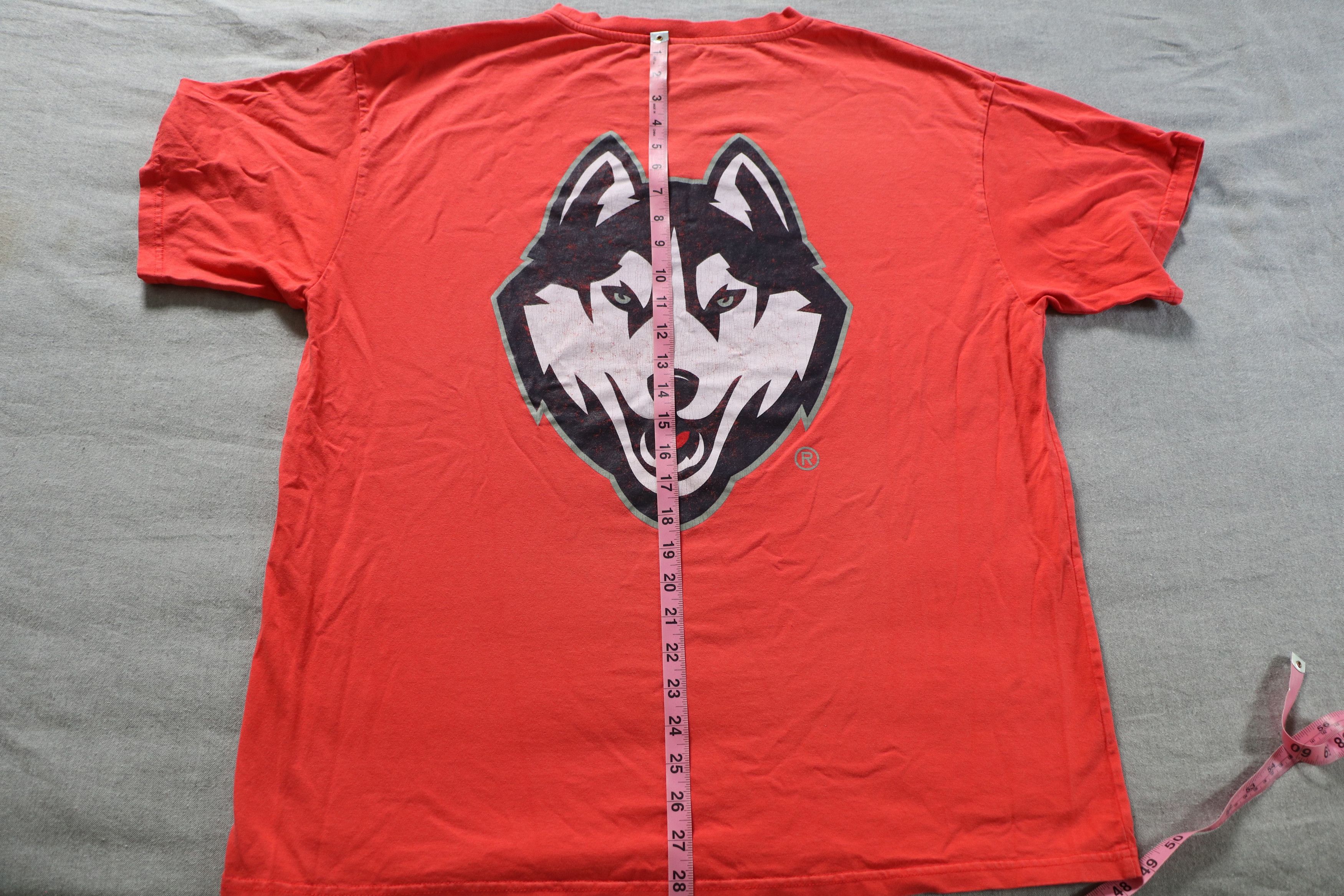Eric Emanuel Eric Emanuel x UConn T-shirt (rare find) Size US XL / EU 56 / 4 - 7 Thumbnail