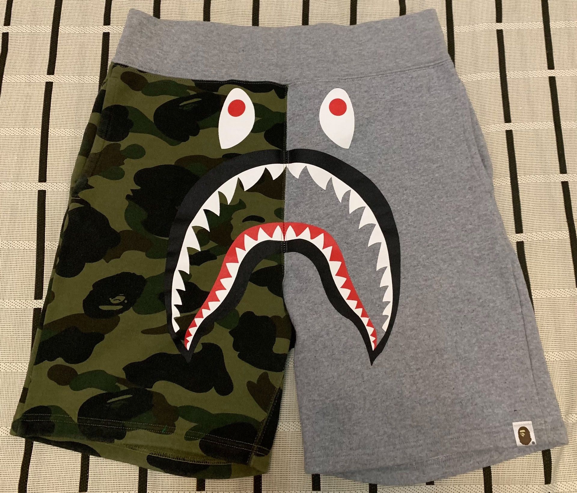 Bape Bape Shark Camo Green Casual Pants S Men Size US 30 / EU 46 - 1 Thumbnail