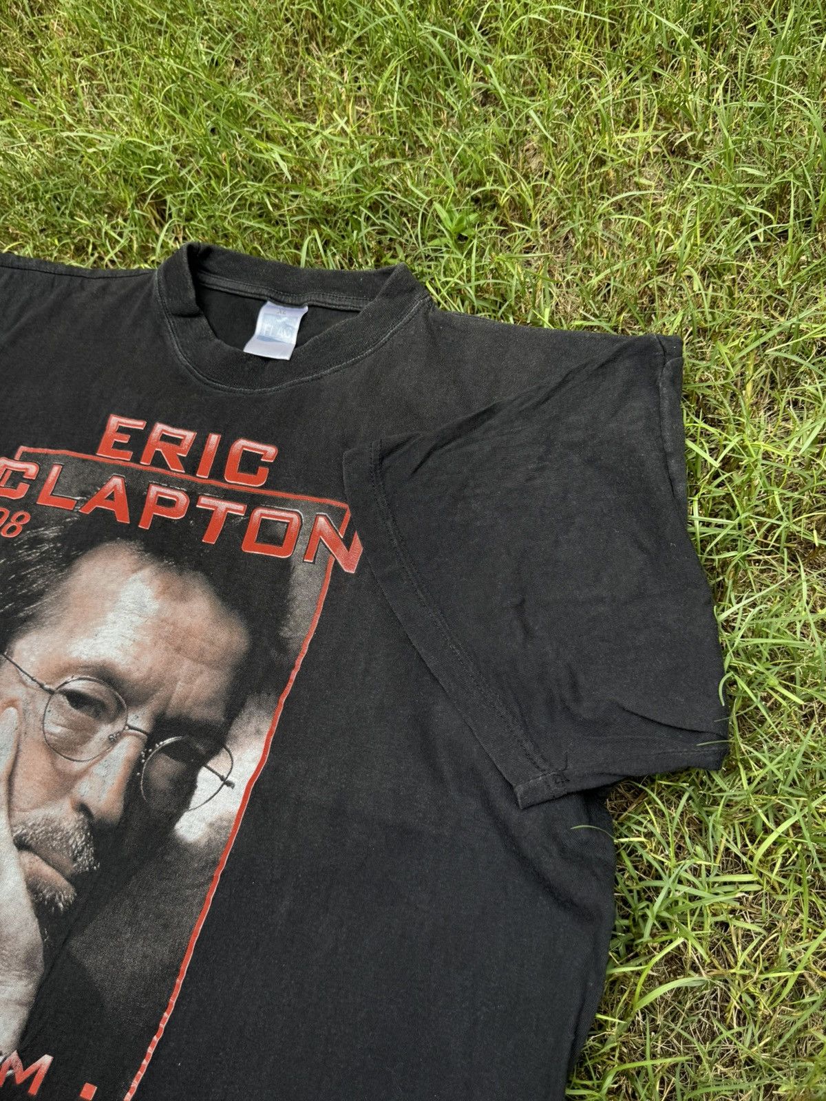 Vintage vintage 1998 Eric Clapton Pilgrim Tour tee Size US XL / EU 56 / 4 - 6 Thumbnail