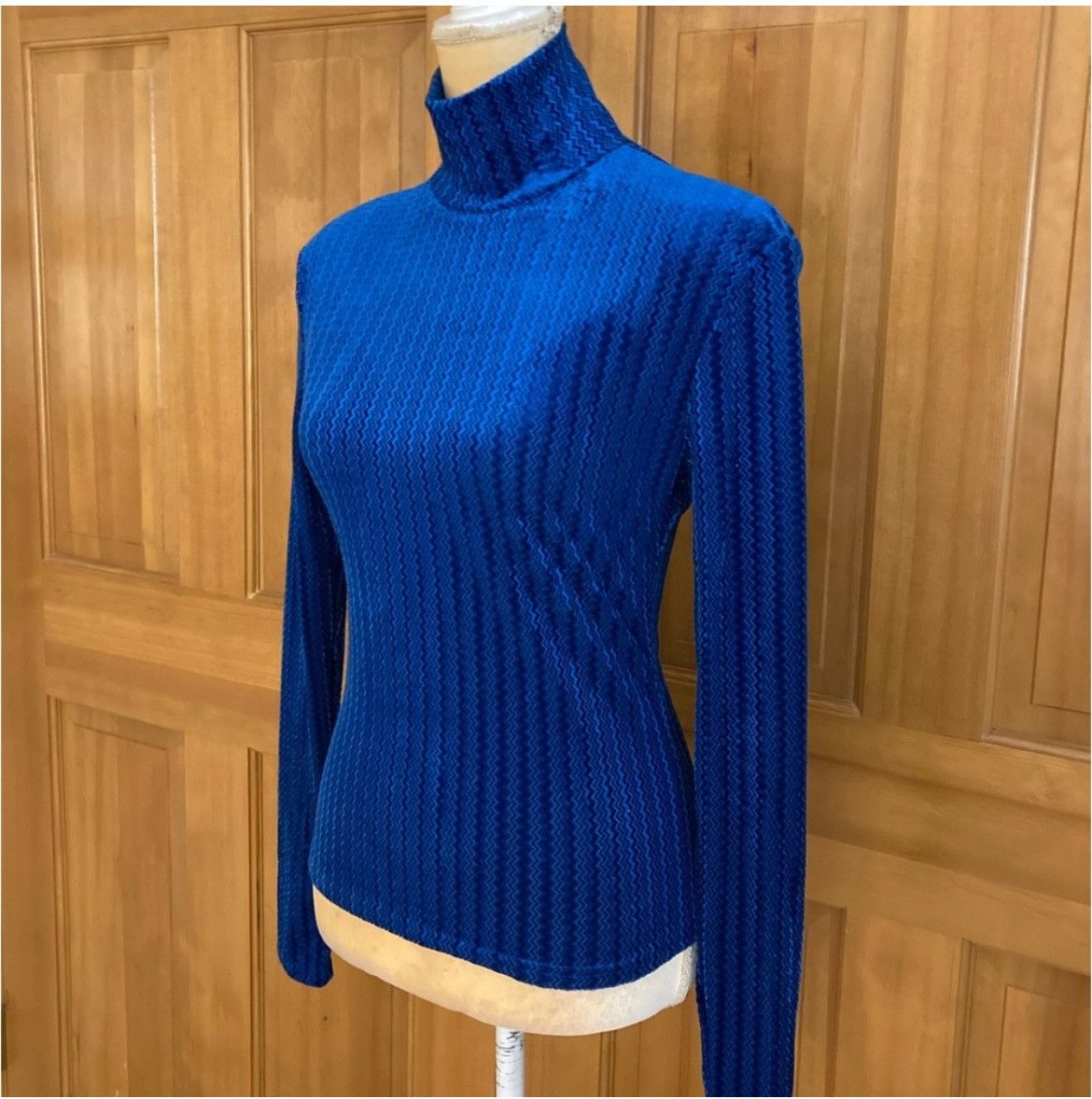 Designer × Other NWT, Royal Blue Lavishly Paris High Neck Backless Blouse. Size S / US 4 / IT 40 - 2 Thumbnail