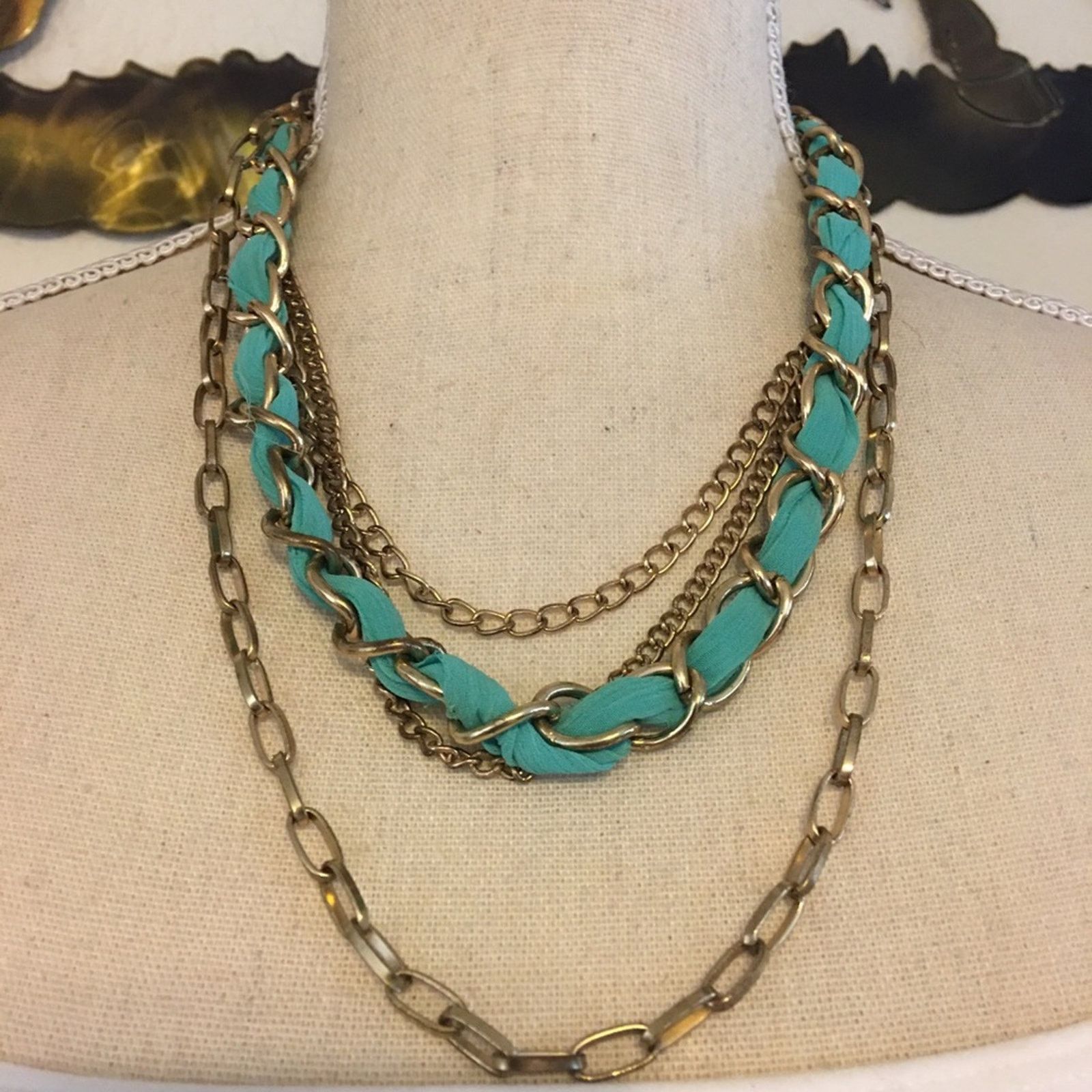 Vintage Vintage gold tone layered chain ribbon necklace Size ONE SIZE - 1 Thumbnail