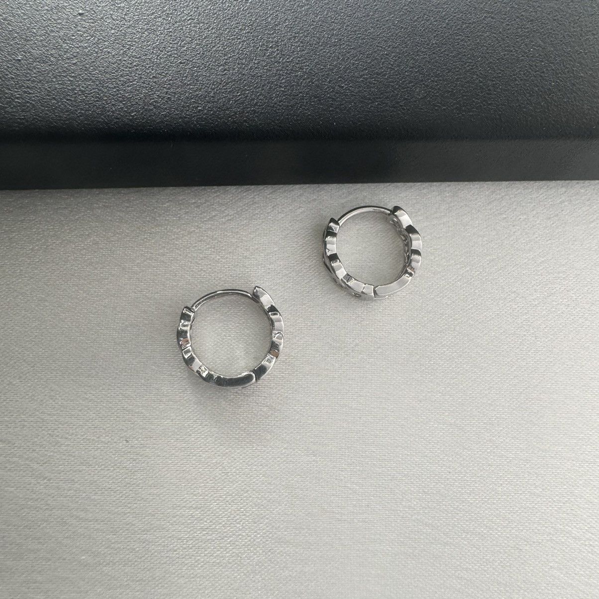 Other Small Silver Hoop Earrings for Men Women Unisex Style Size ONE SIZE - 4 Thumbnail